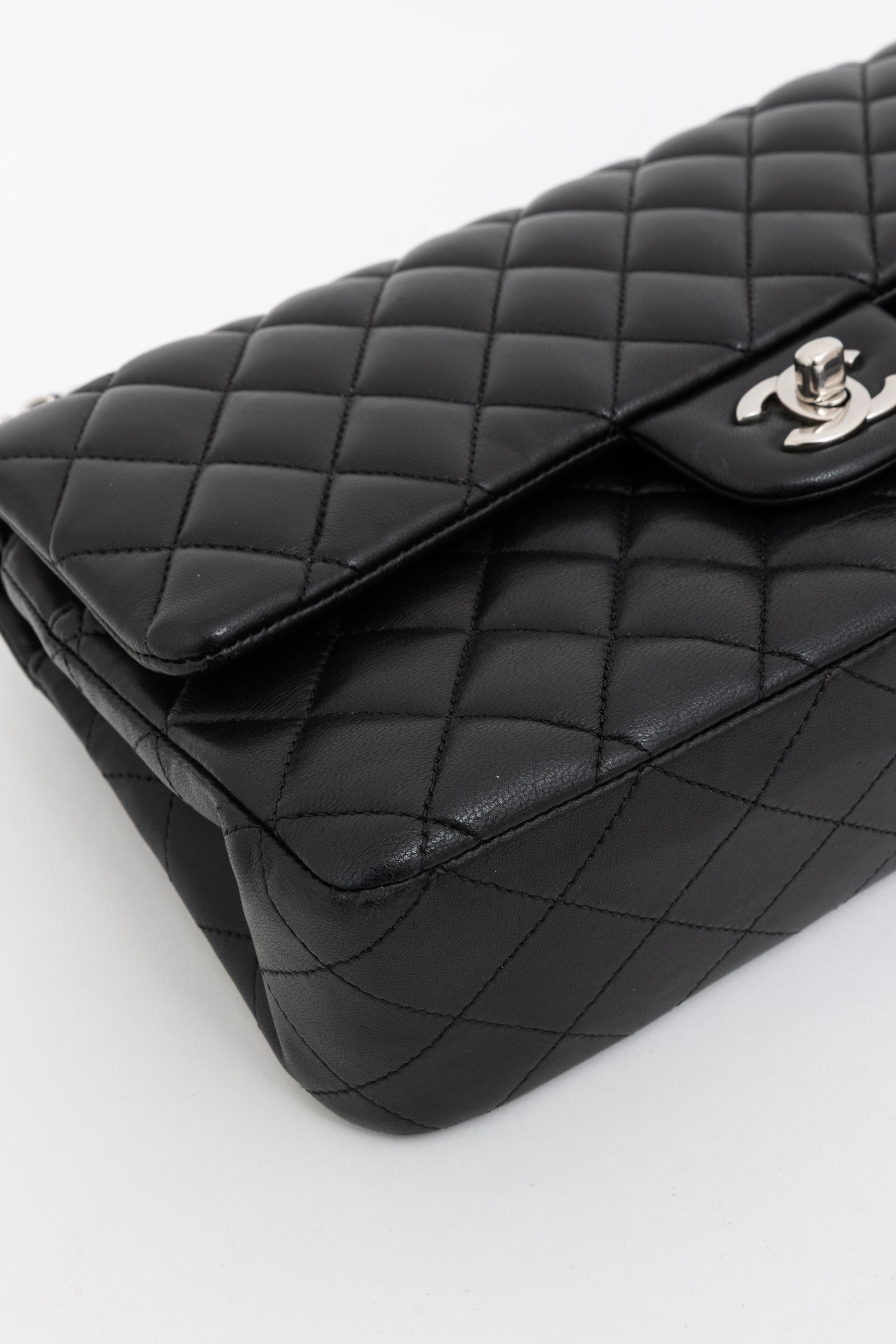 Classic 11.12 Handbag