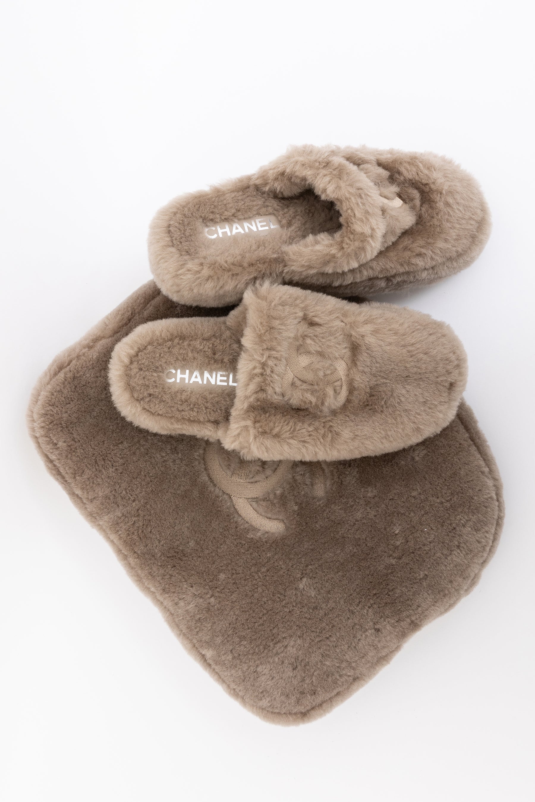 Shearling Logo Slippers with Travel Pouch