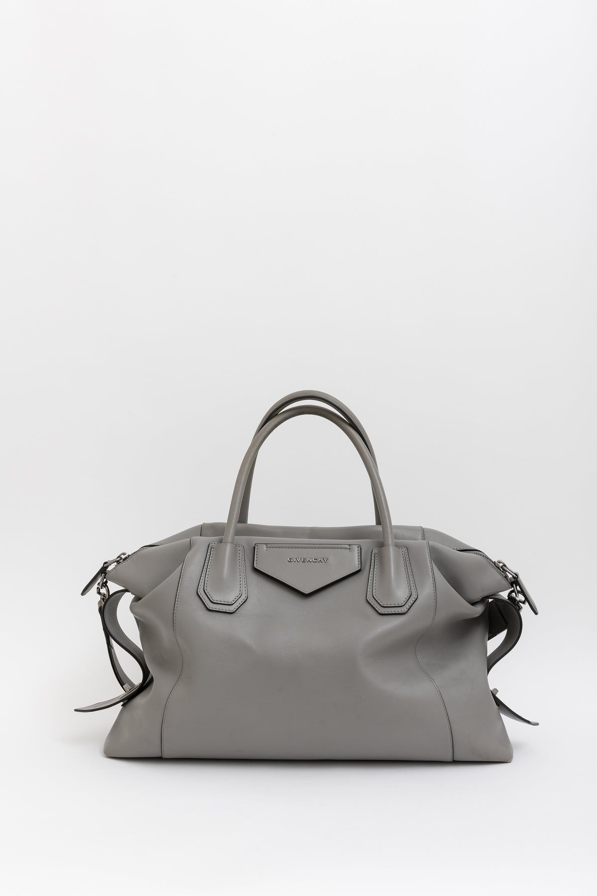 Soft Medium Antigona Bag