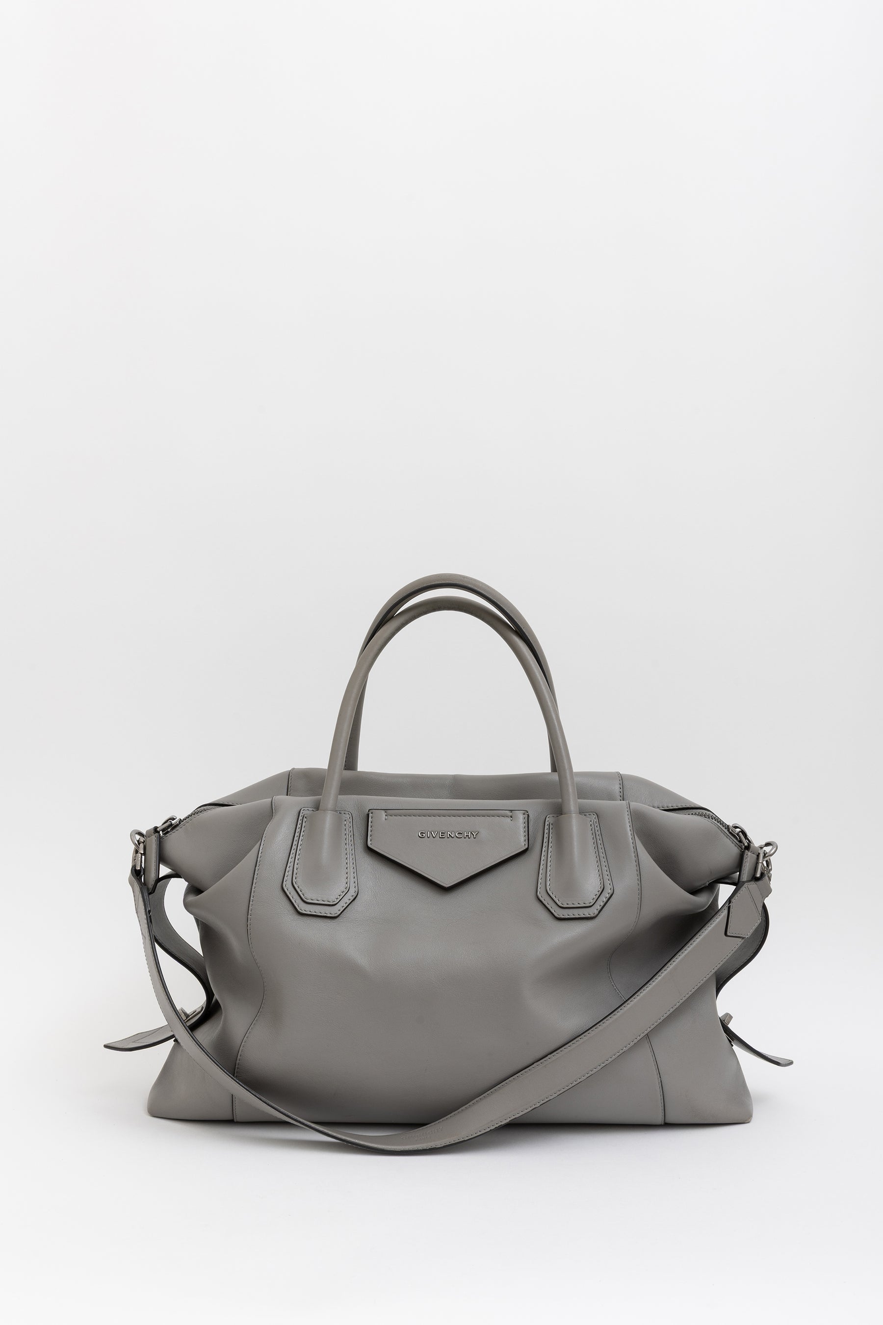 Soft Medium Antigona Bag
