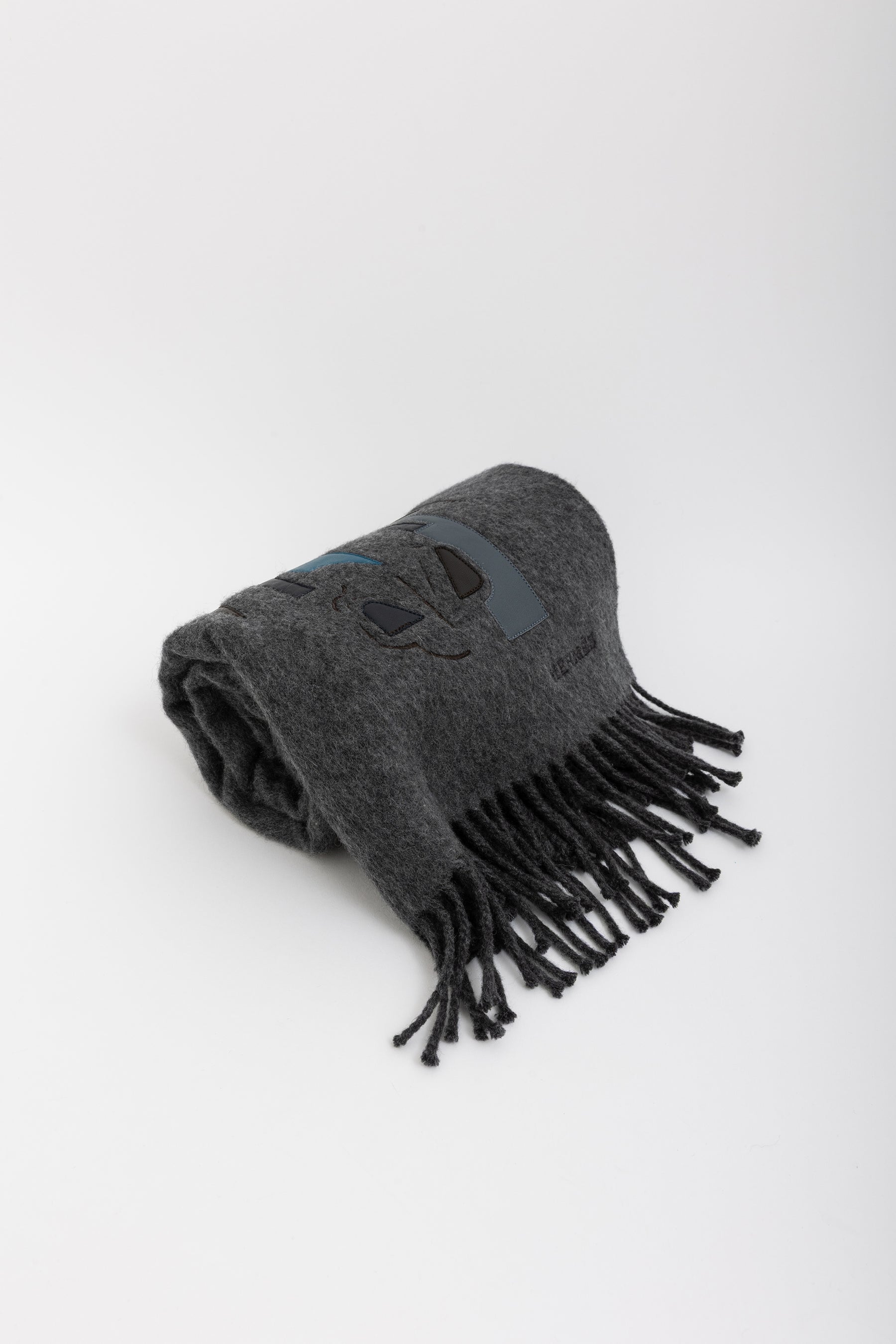 Patch Cuir Super H Cashmere Scarf in Charcoal