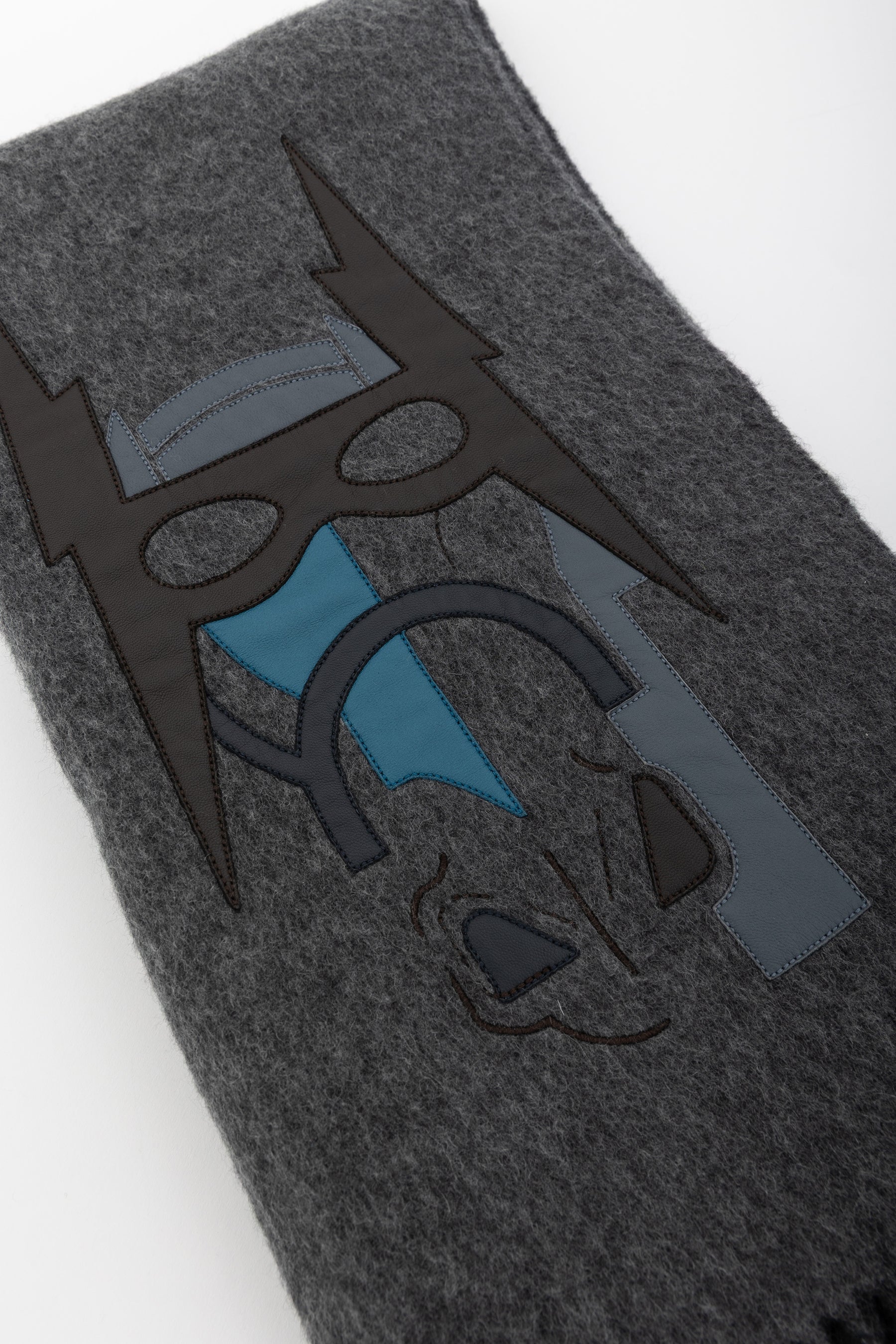 Patch Cuir Super H Cashmere Scarf in Charcoal