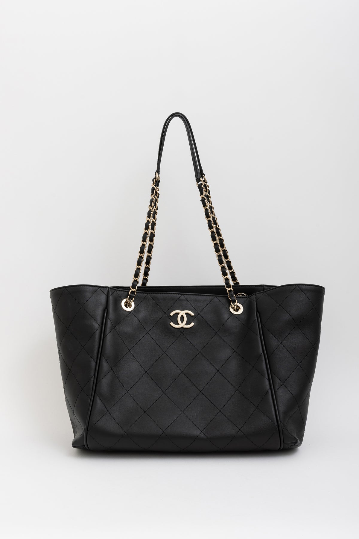 Quilted Chain Handle Shopping Tote