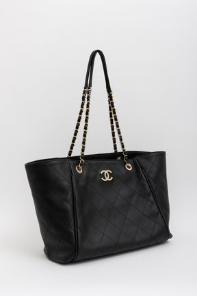 Quilted Chain Handle Shopping Tote