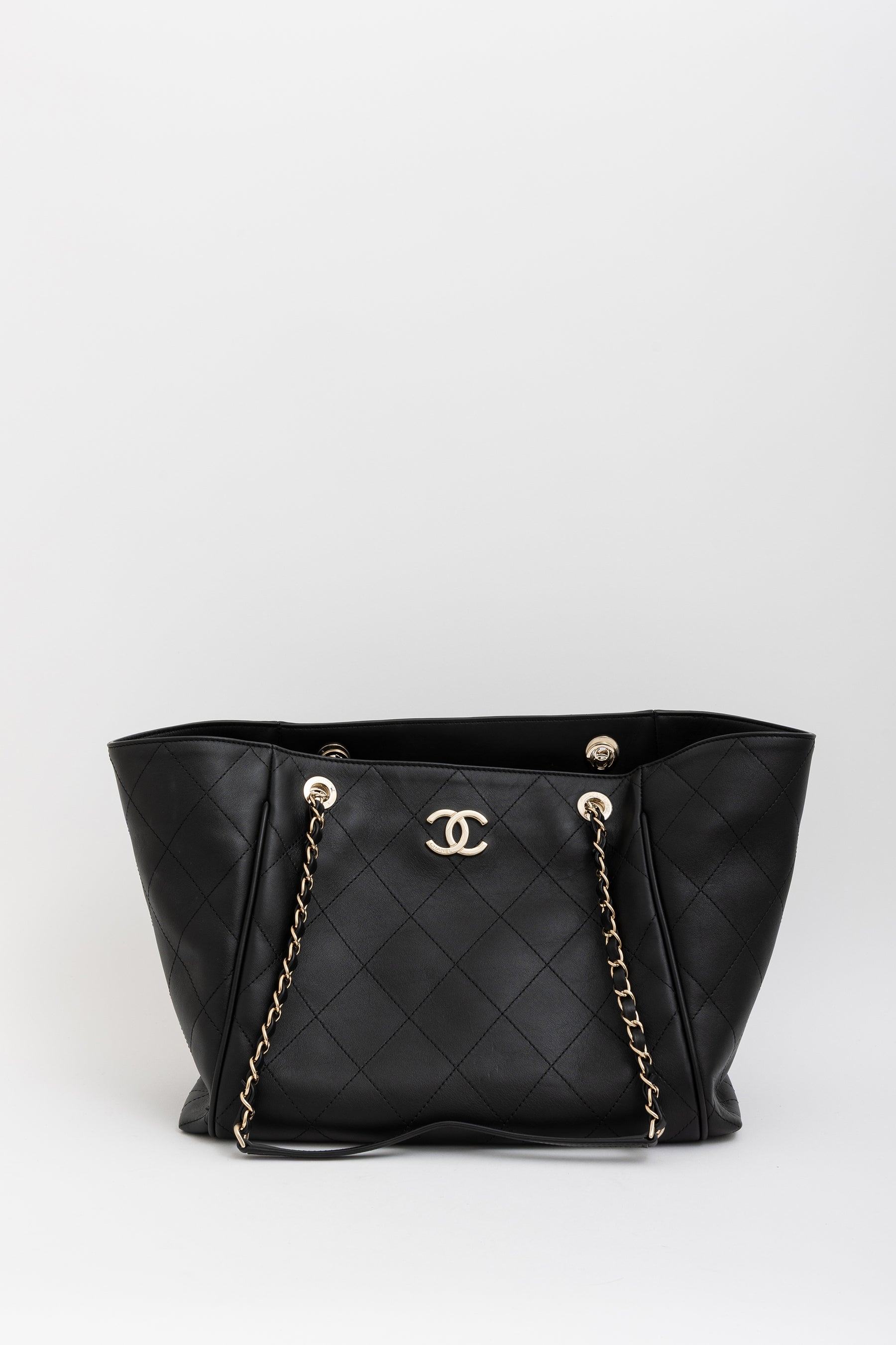 Quilted Chain Handle Shopping Tote
