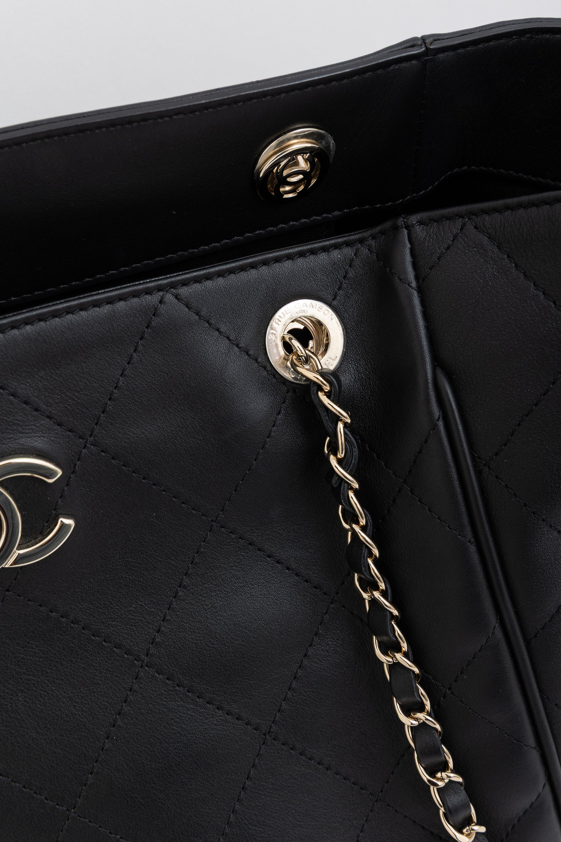Quilted Chain Handle Shopping Tote