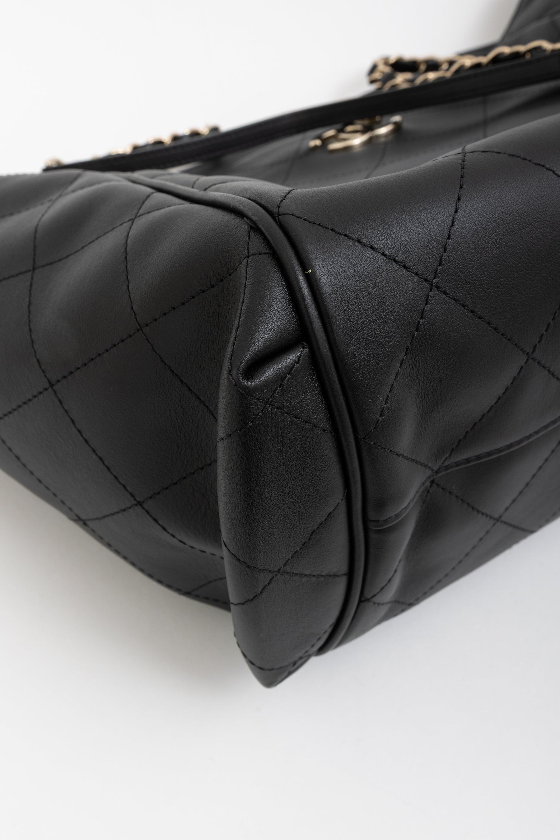 Quilted Chain Handle Shopping Tote
