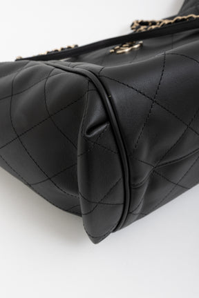 Quilted Chain Handle Shopping Tote