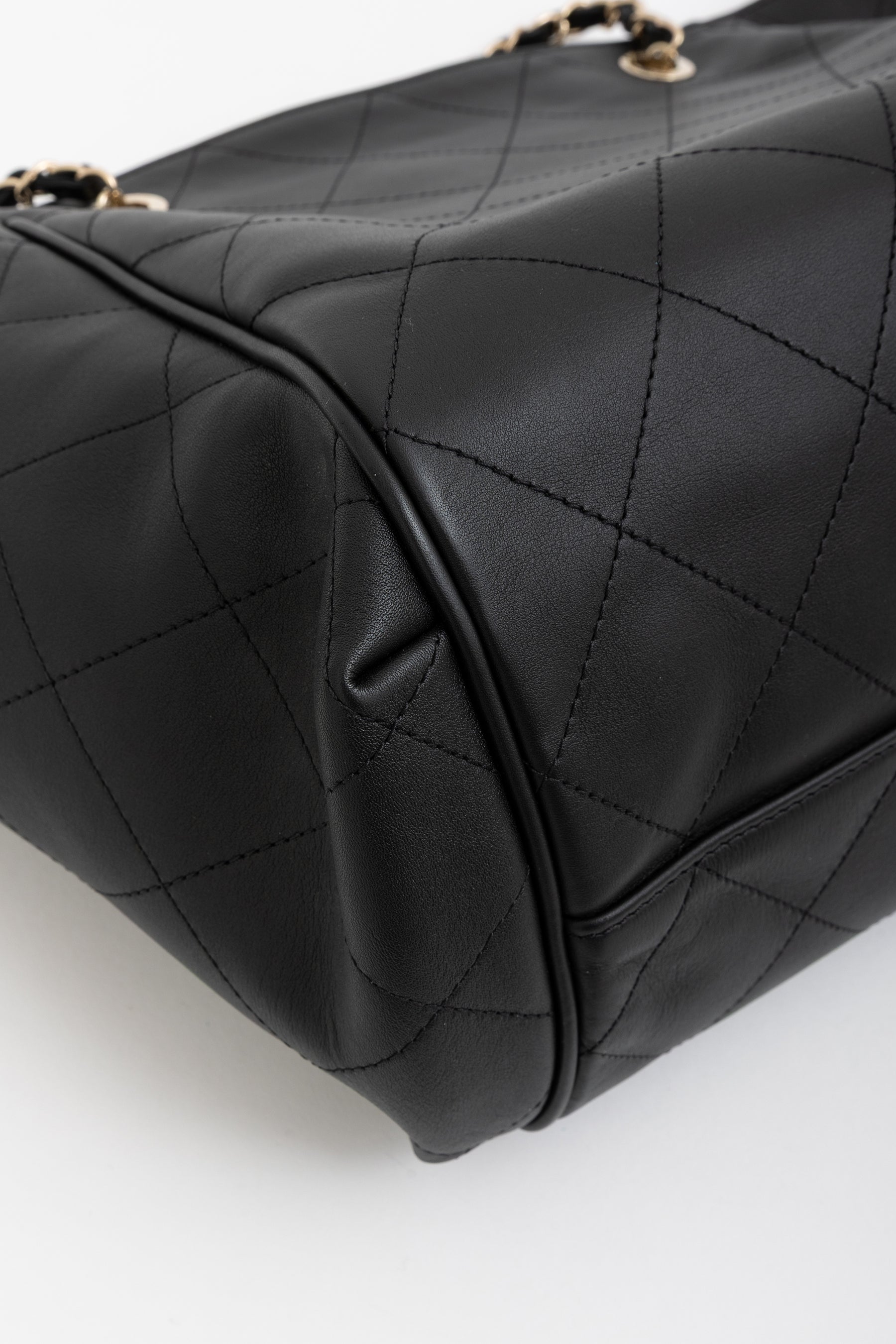 Quilted Chain Handle Shopping Tote