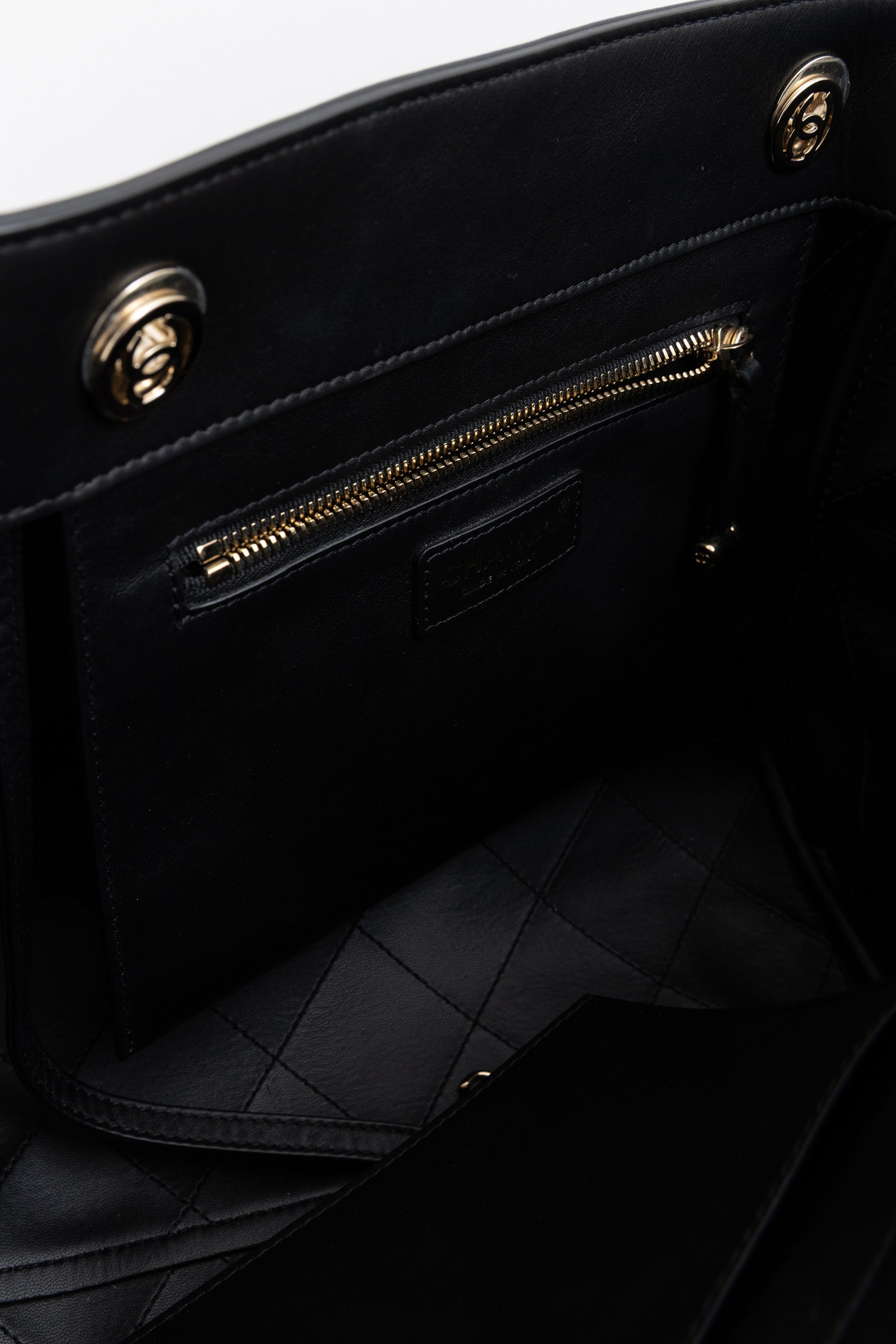 Quilted Chain Handle Shopping Tote