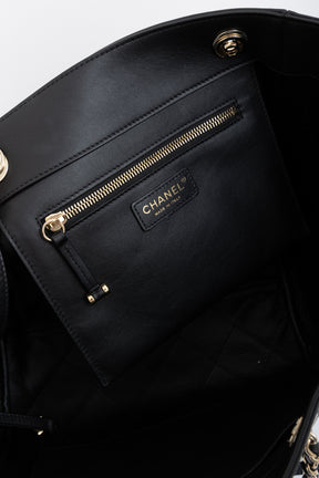 Quilted Chain Handle Shopping Tote
