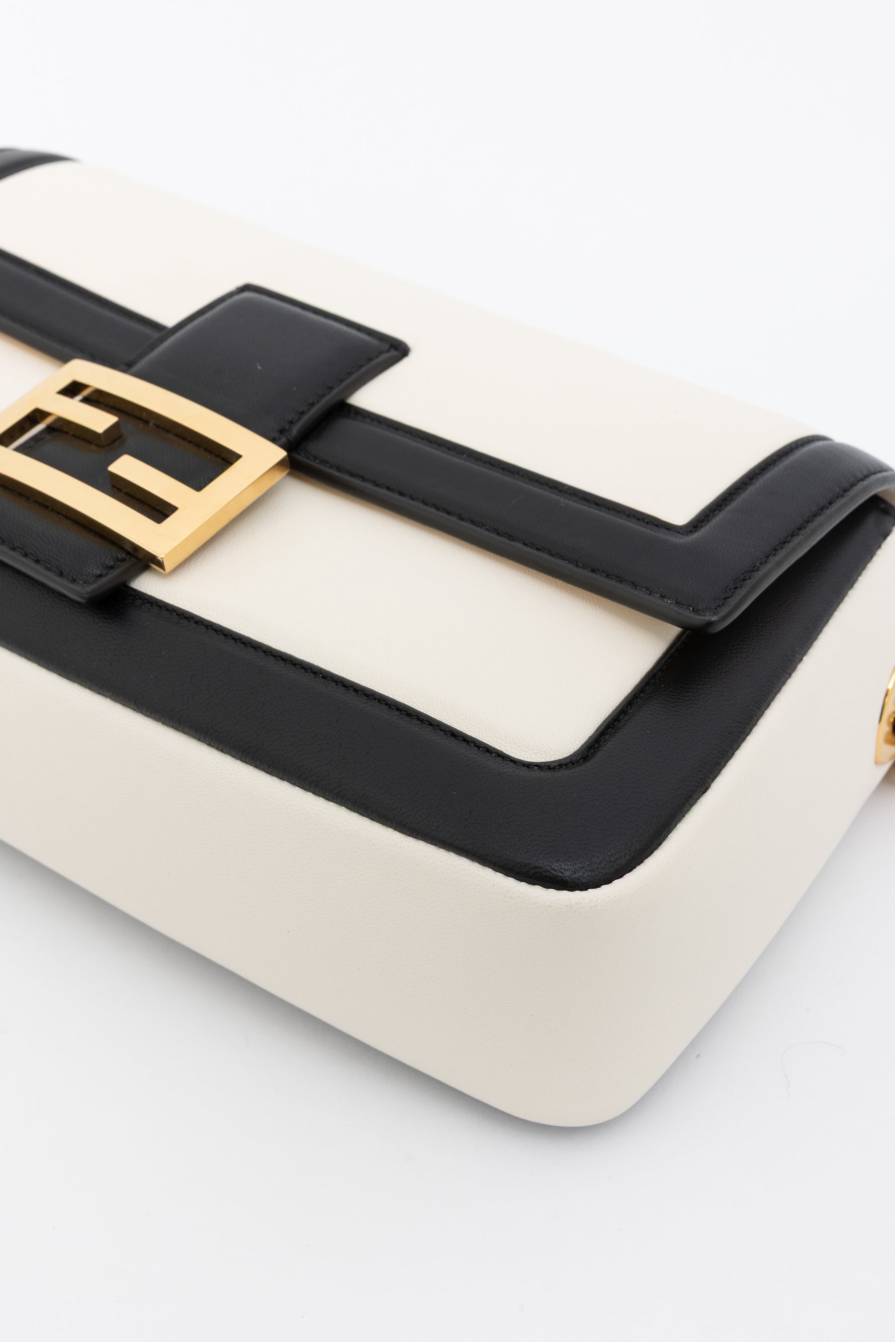 Apolo Top Handle Bicolor Baguette Bag