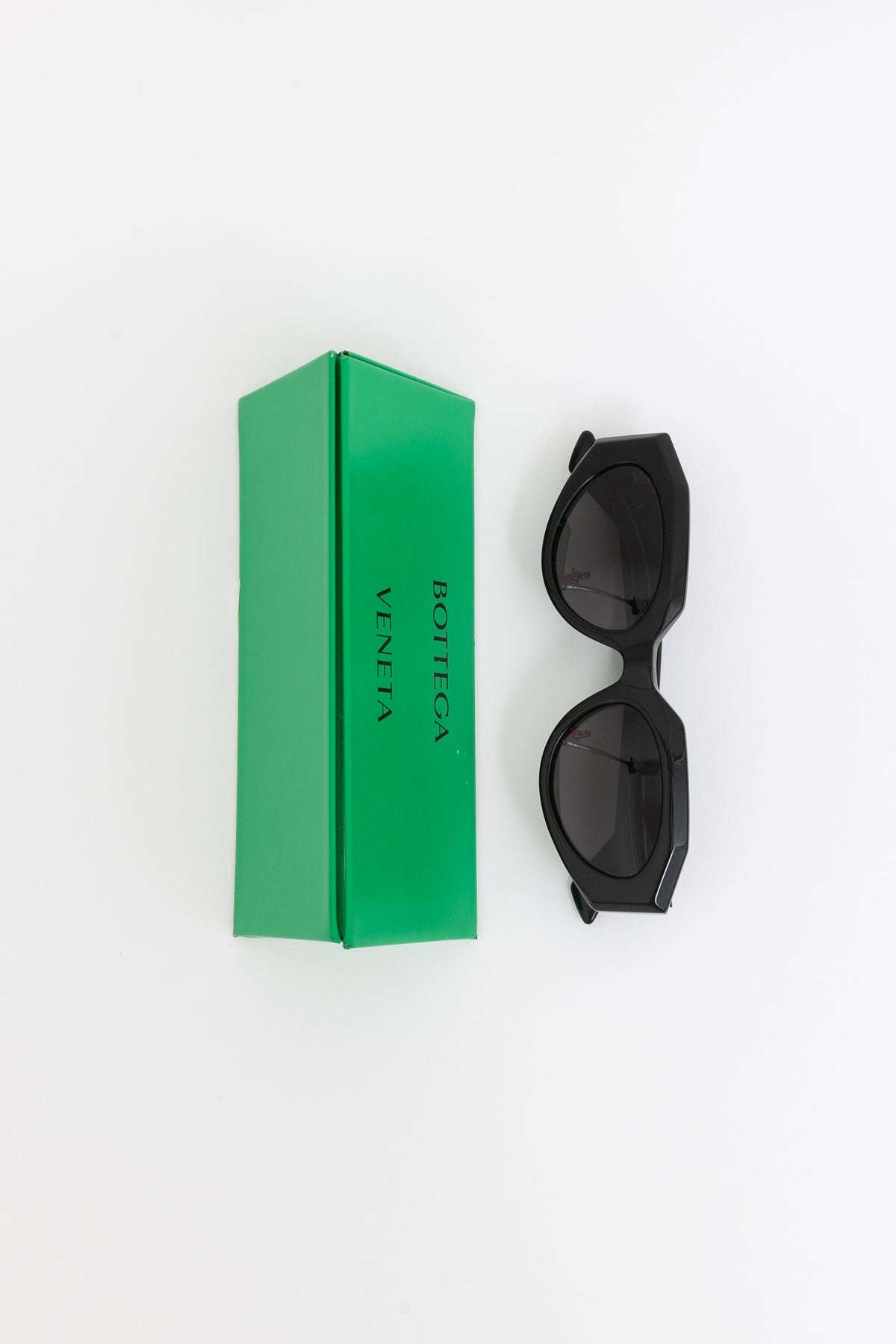 BV1031S Oval Sunglasses