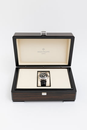 6006G-001 18k White Gold Calatrava Wristwatch