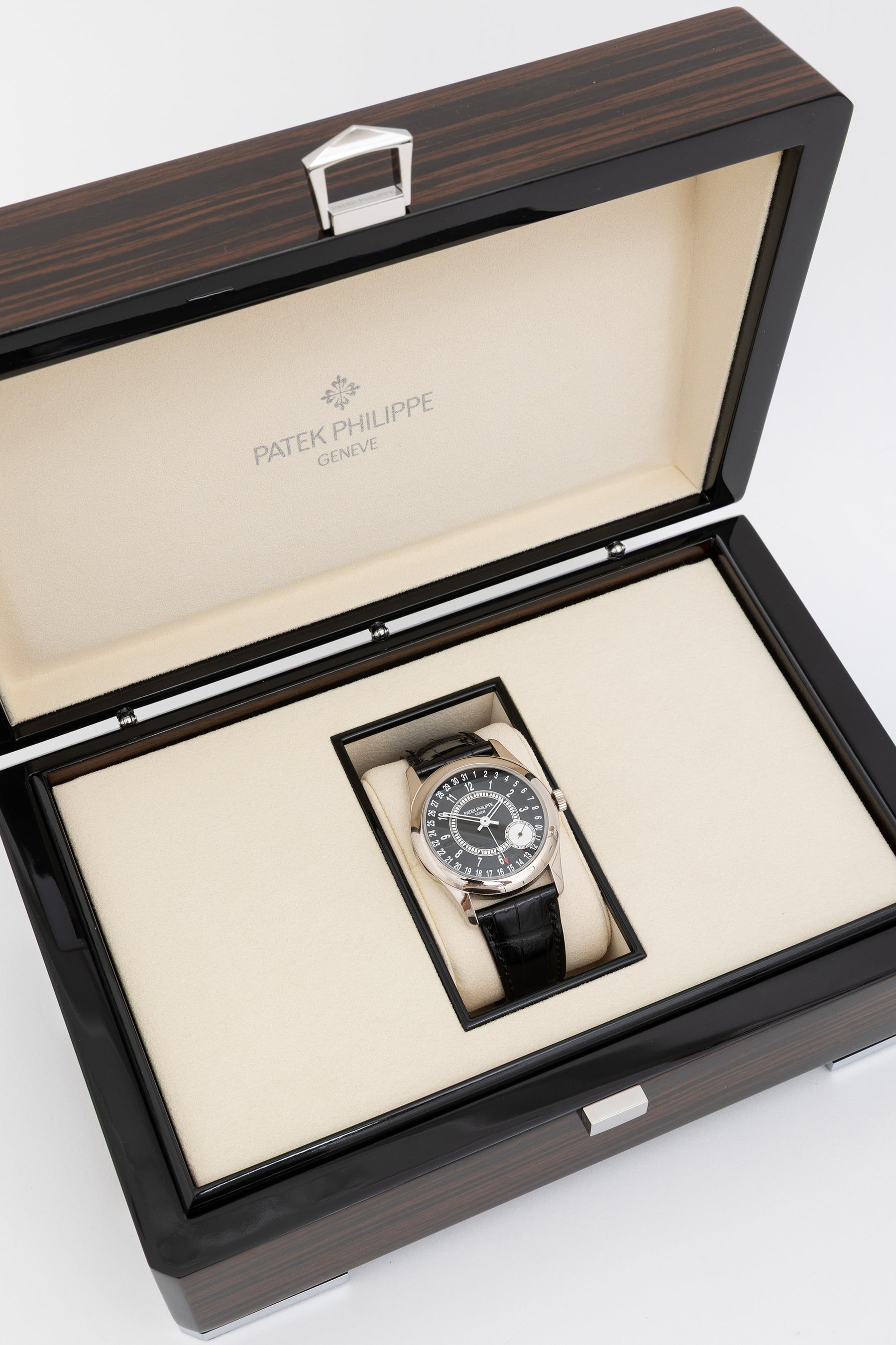 6006G-001 18k White Gold Calatrava Wristwatch