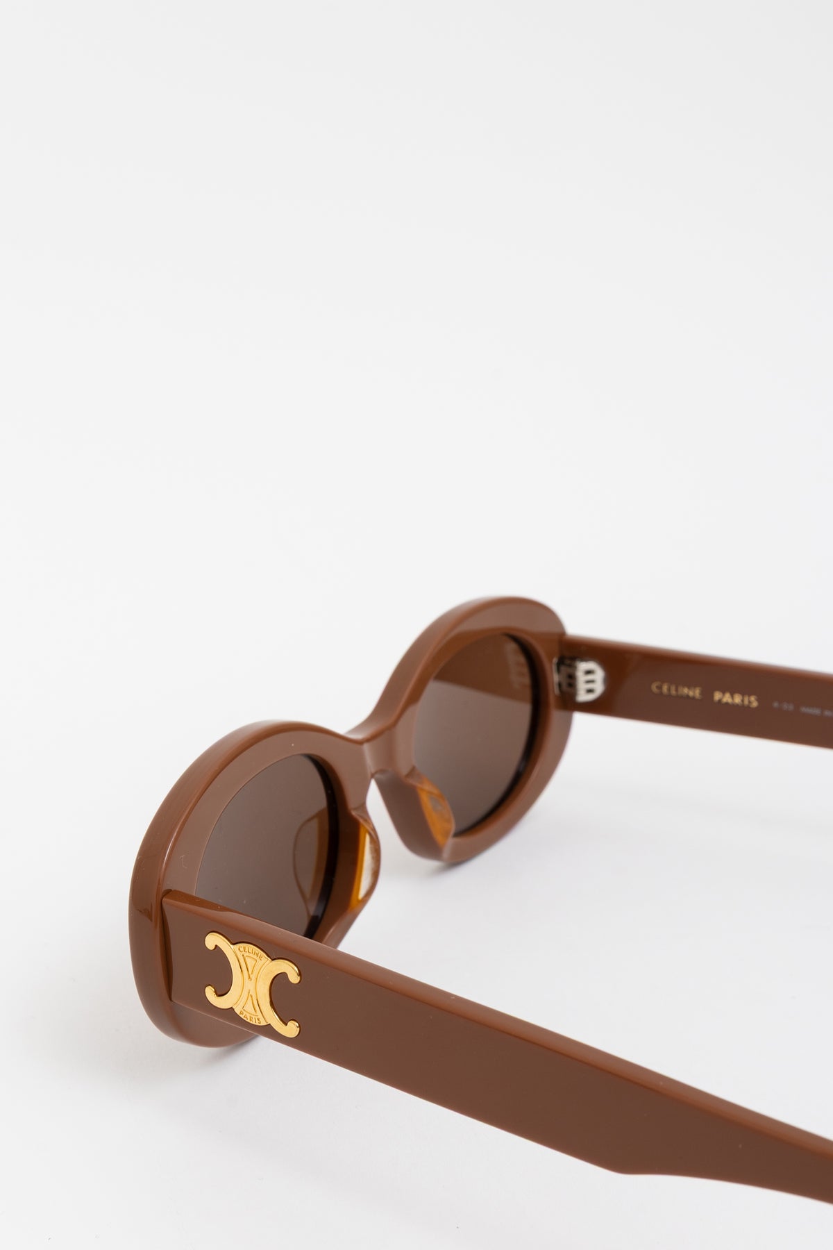 Triomphe 01 Oval Sunglasses