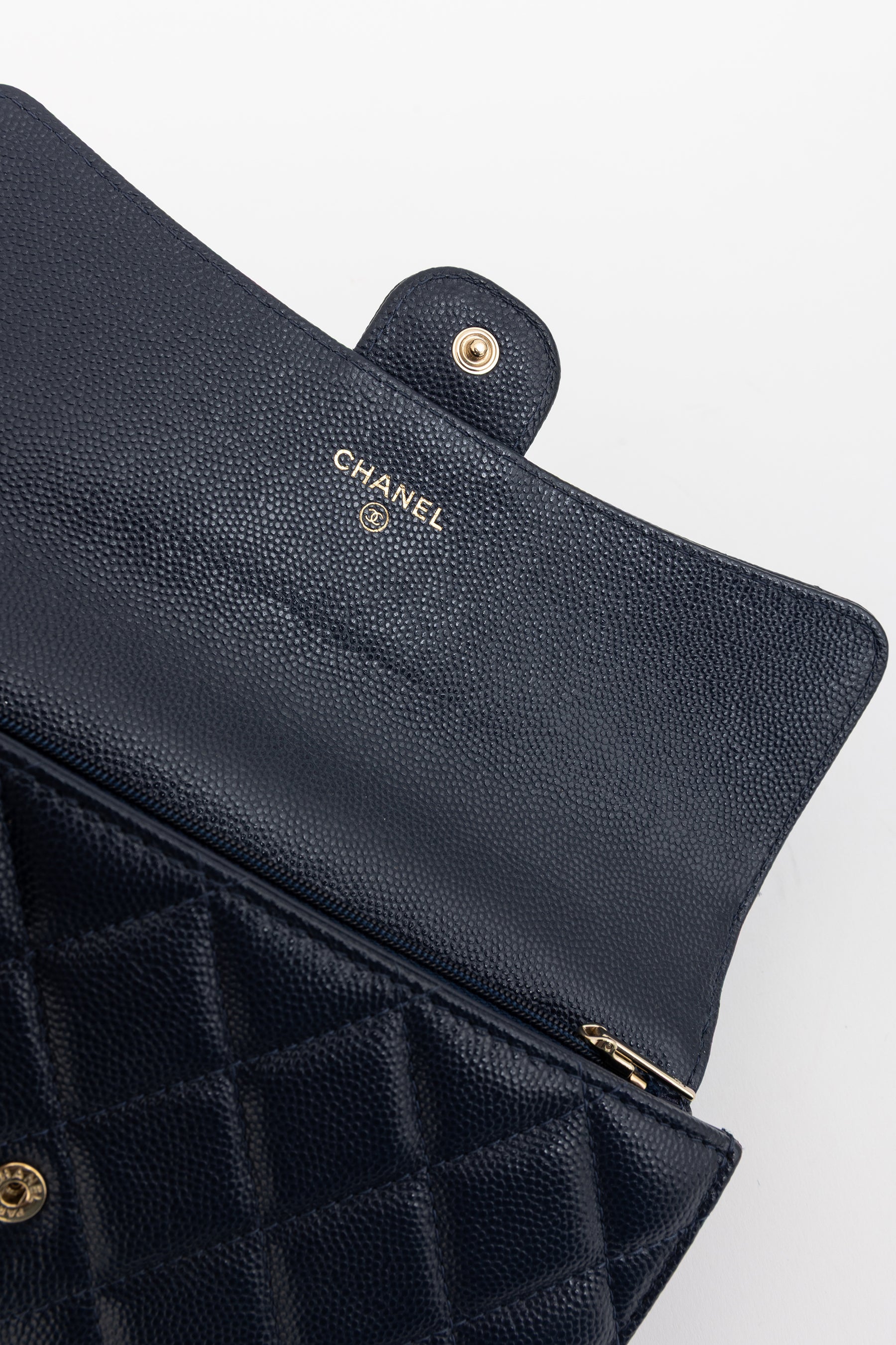 Matelassé Classic Flap Wallet