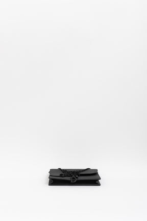 Ultramatte Saddle Wallet on Chain
