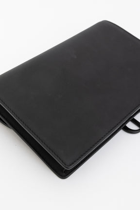 Ultramatte Saddle Wallet on Chain