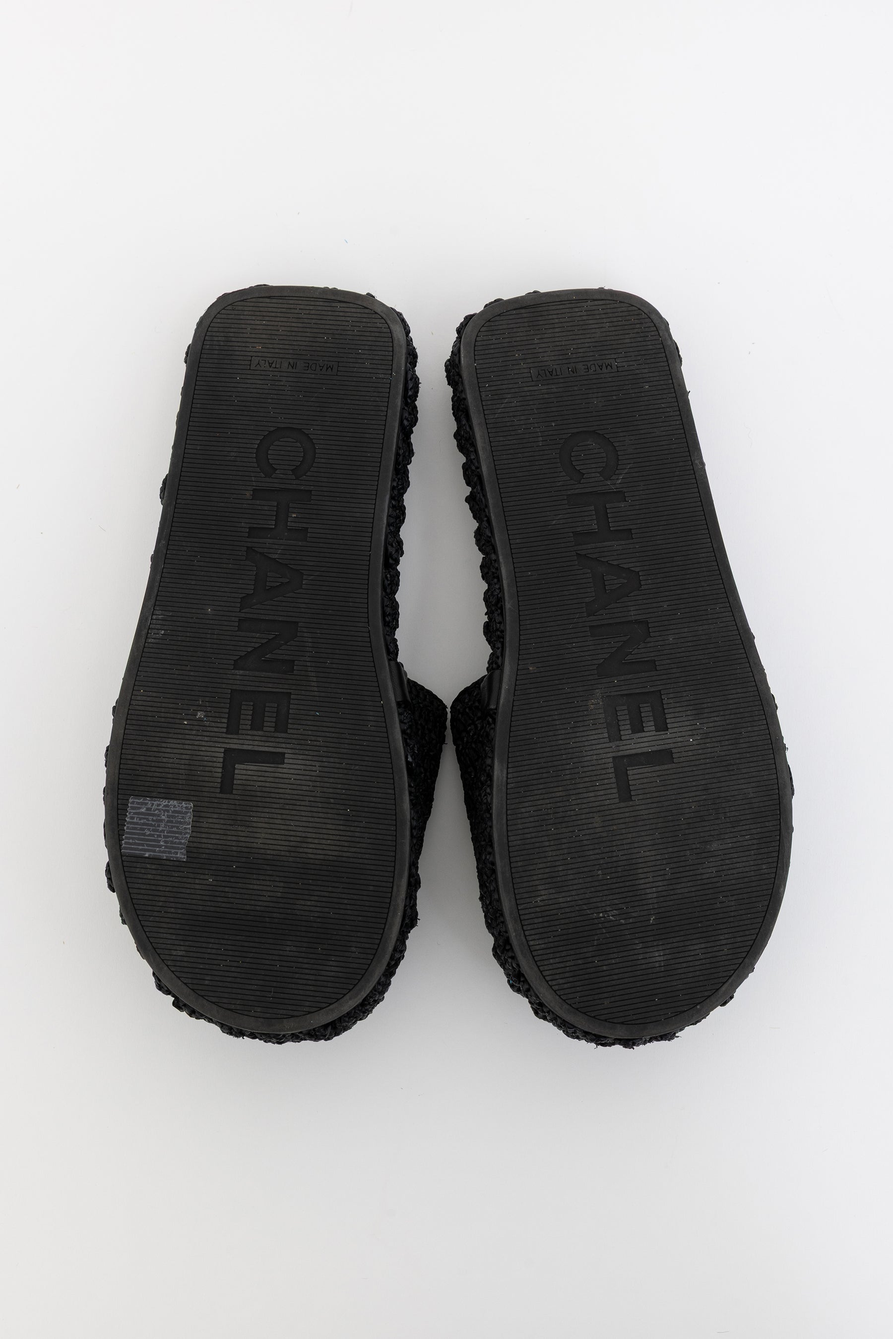 Gold Chain CC Logo Slides