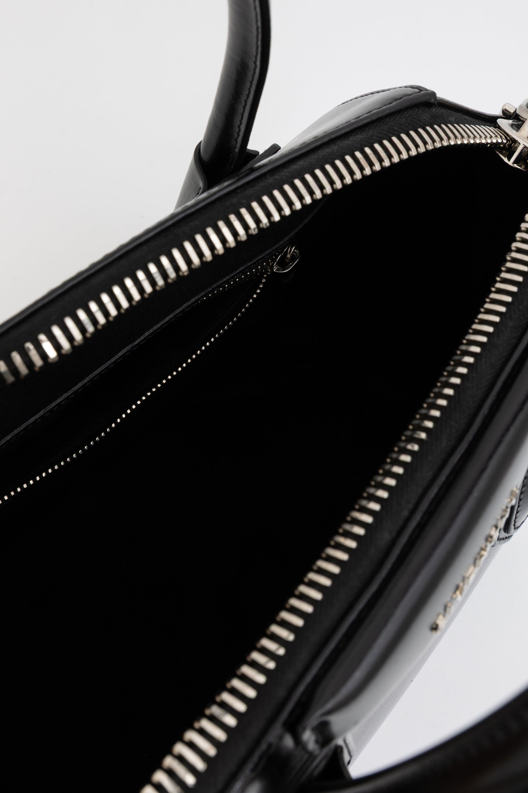 Small Antigona Bag