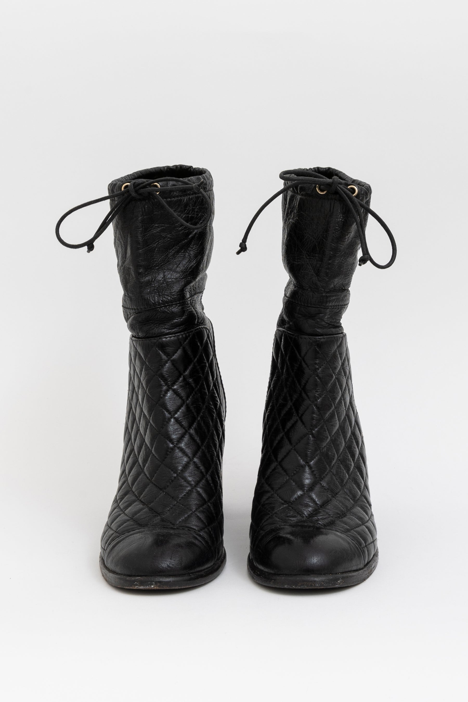 Crumpled Calfskin Quilted Cap Toe Short Boots