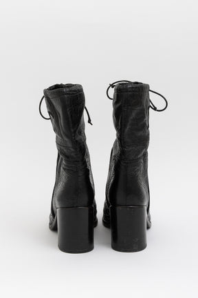 Crumpled Calfskin Quilted Cap Toe Short Boots