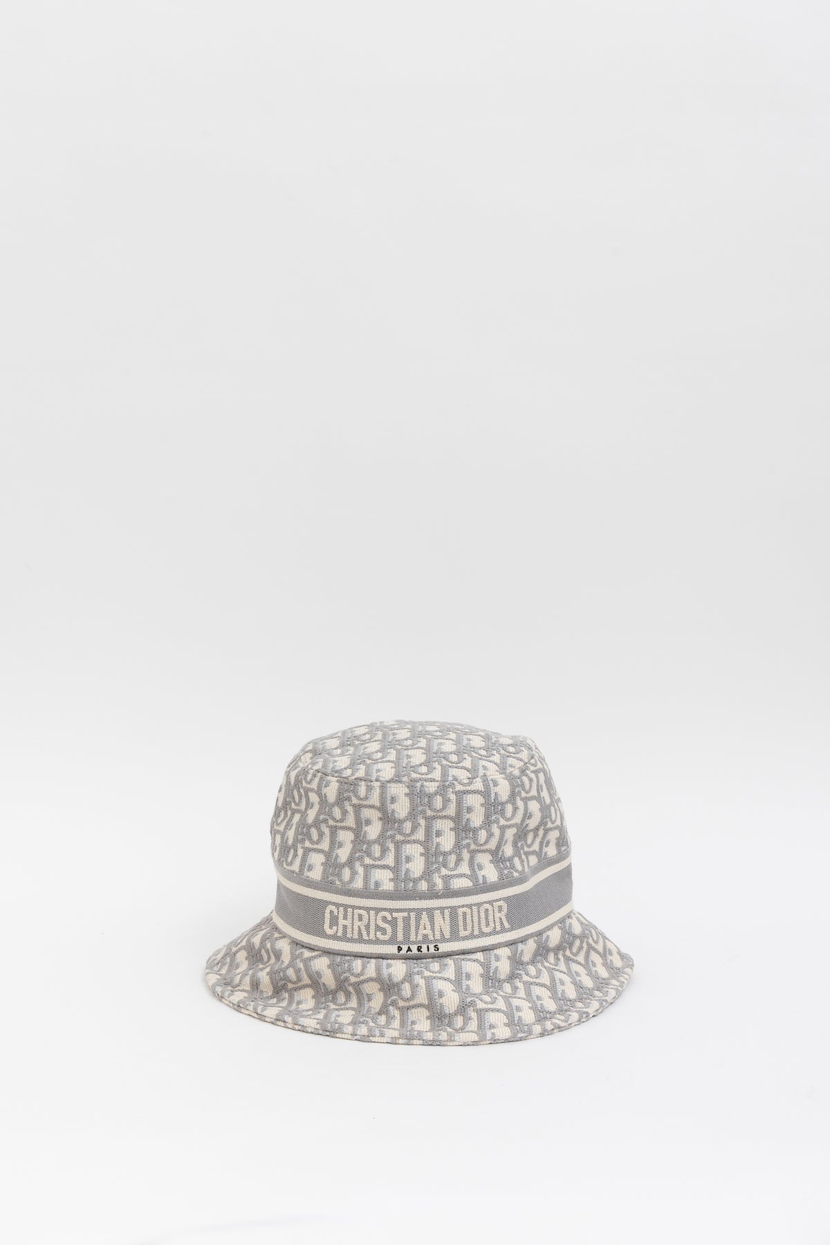 Oblique Small Brim Bucket Hat