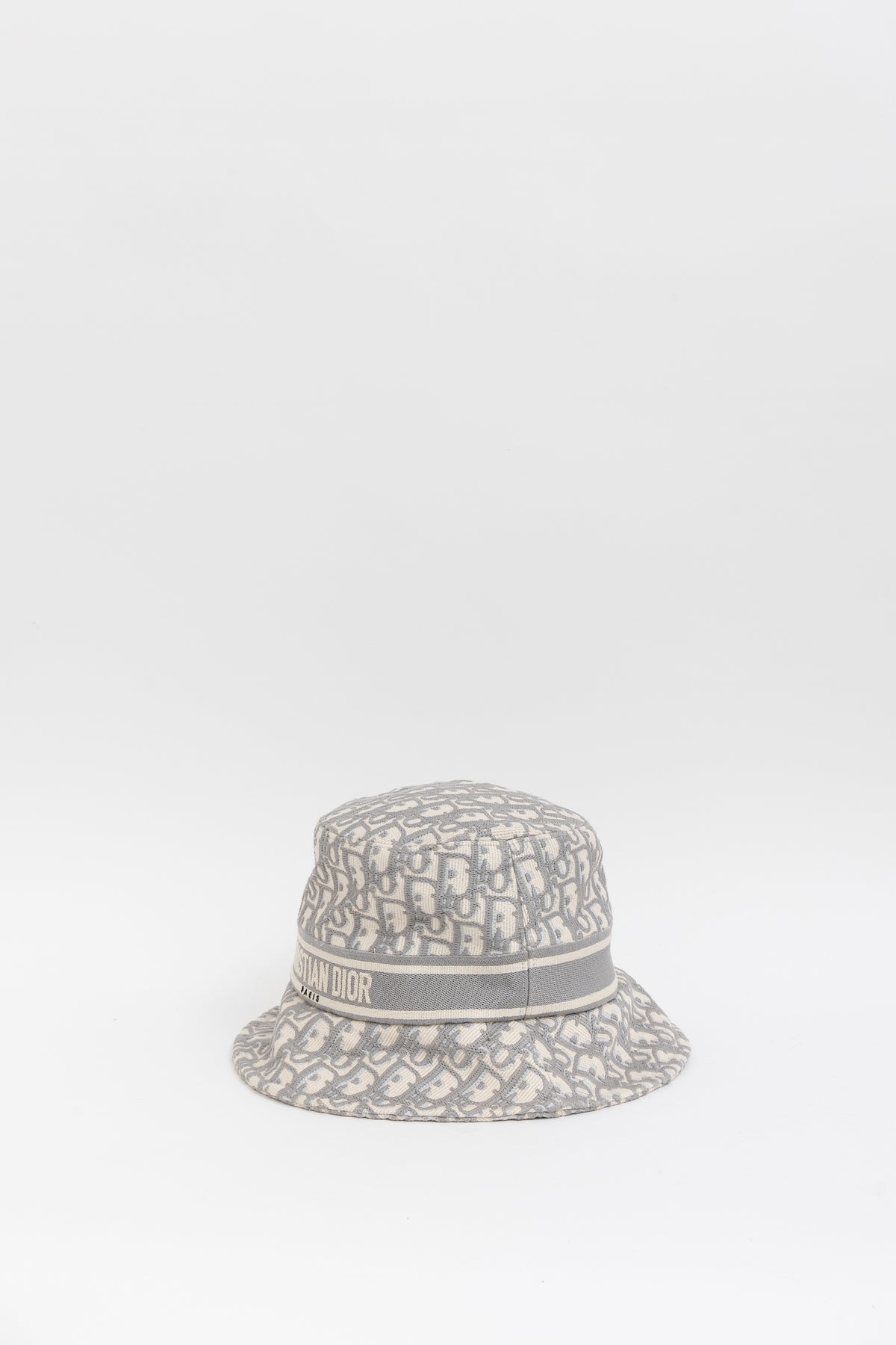 Oblique Small Brim Bucket Hat