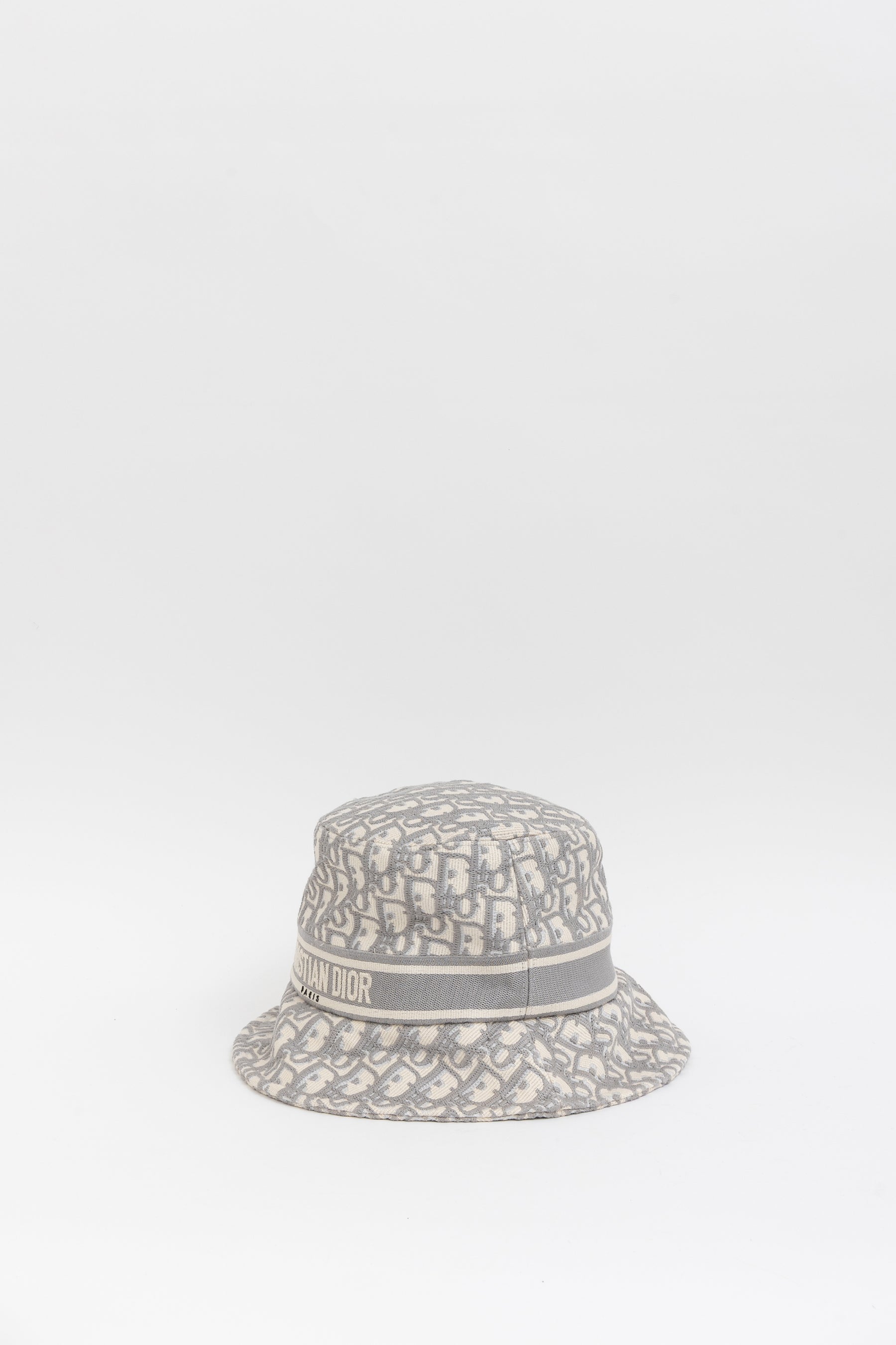 Oblique Small Brim Bucket Hat