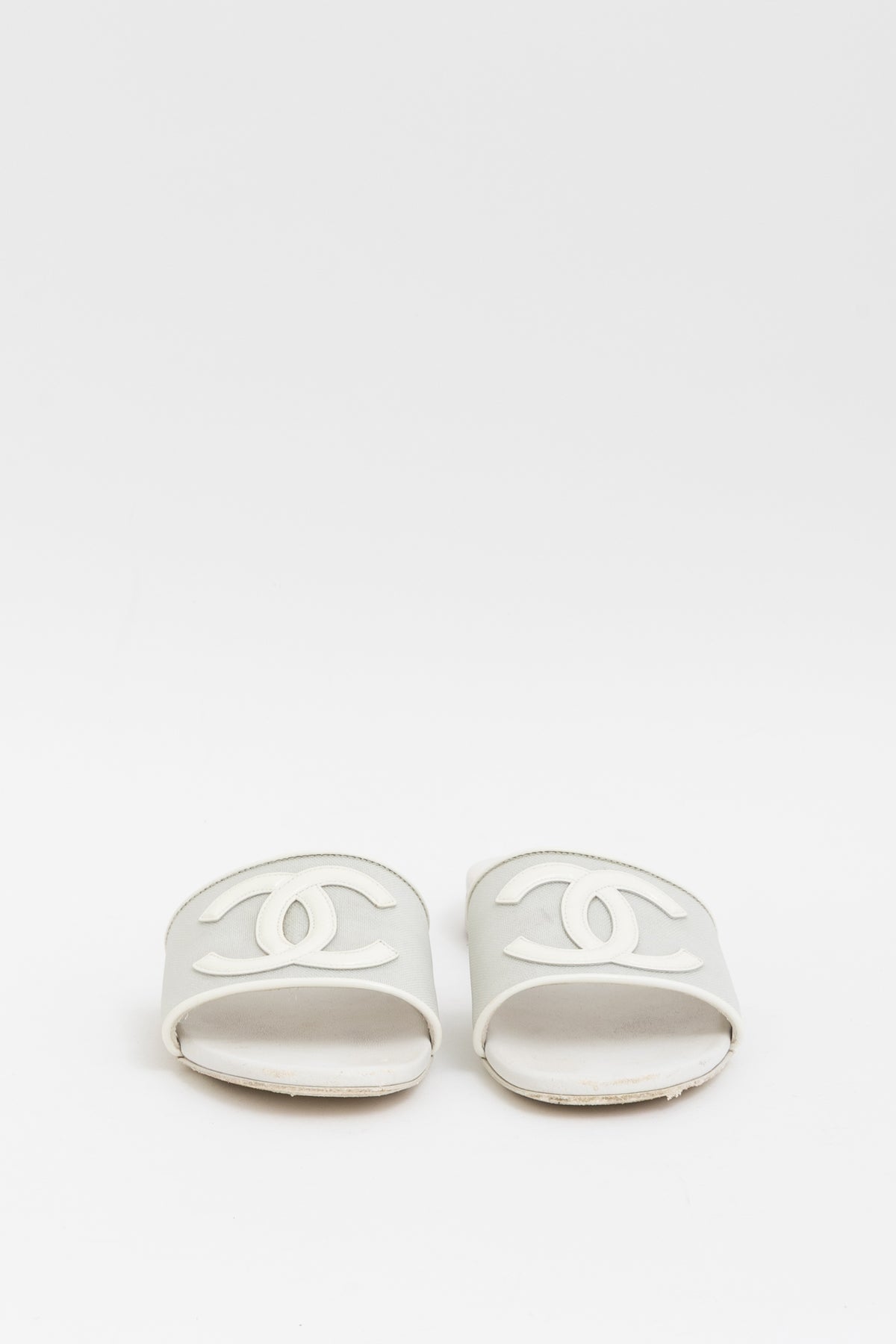 Interlocking CC Logo Slides