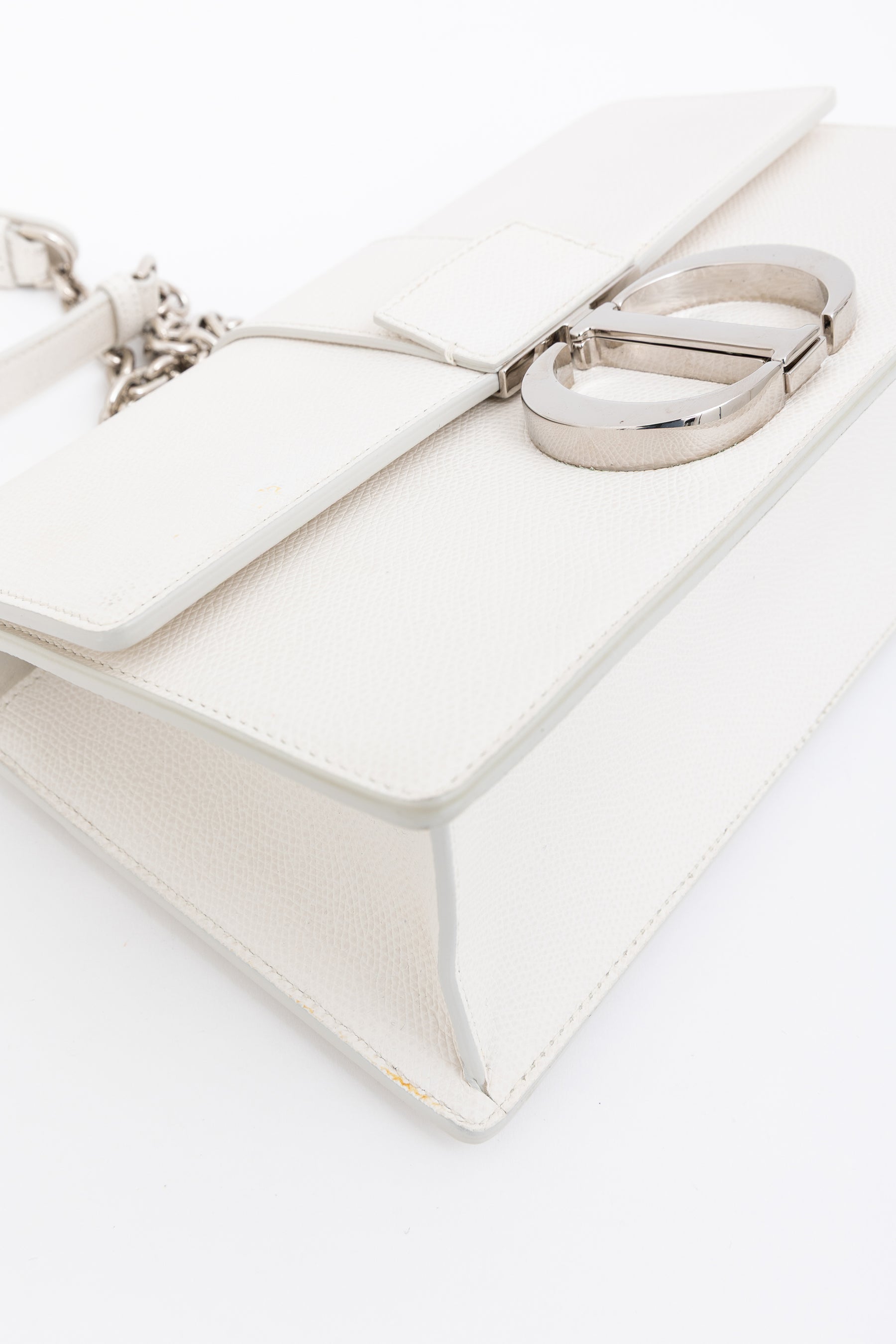 30 Montaigne Chain Flap Bag