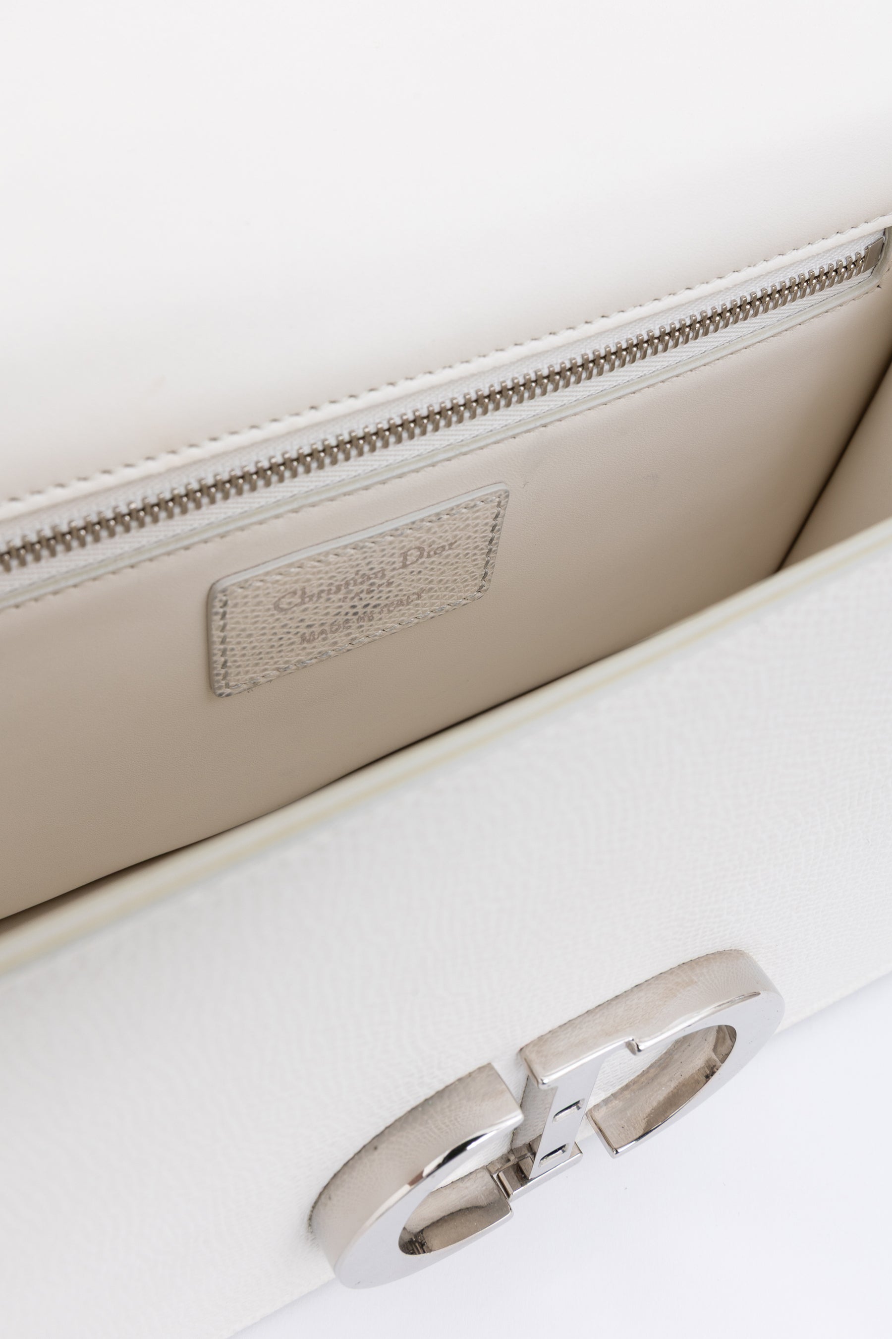 30 Montaigne Chain Flap Bag
