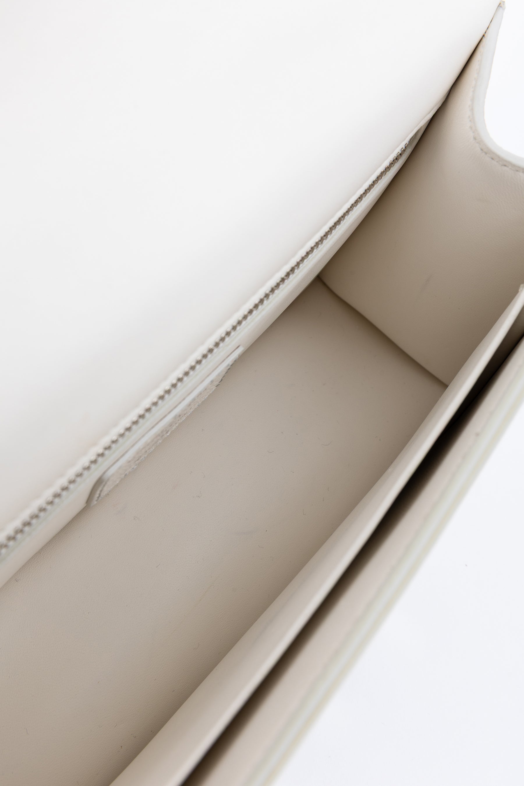 30 Montaigne Chain Flap Bag
