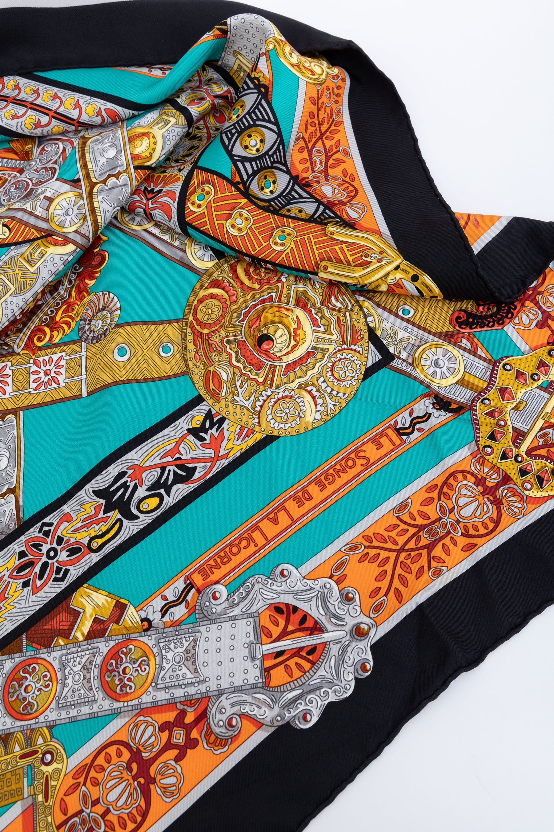 Le Songe De La Licorne Printed Silk Scarf