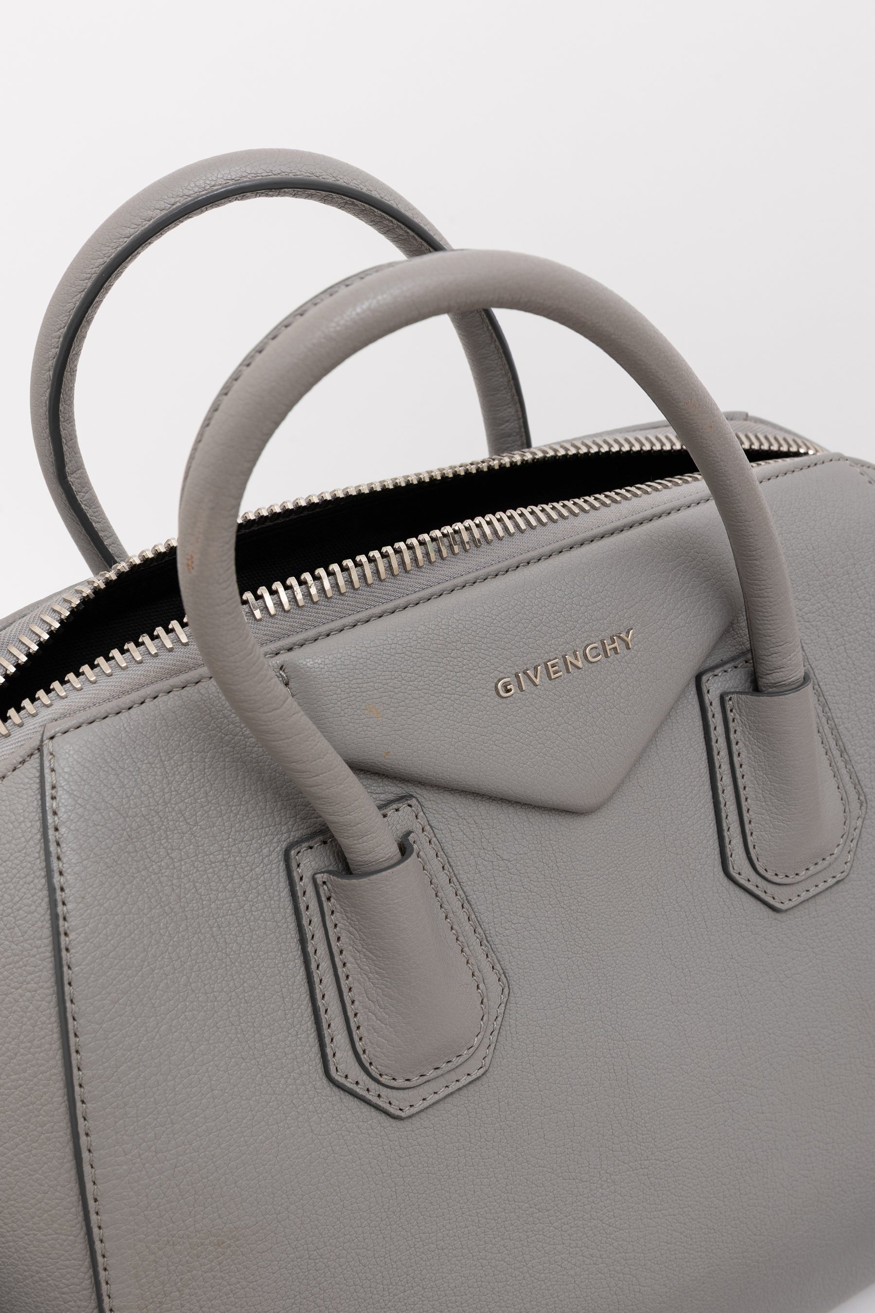 Medium Antigona Tote