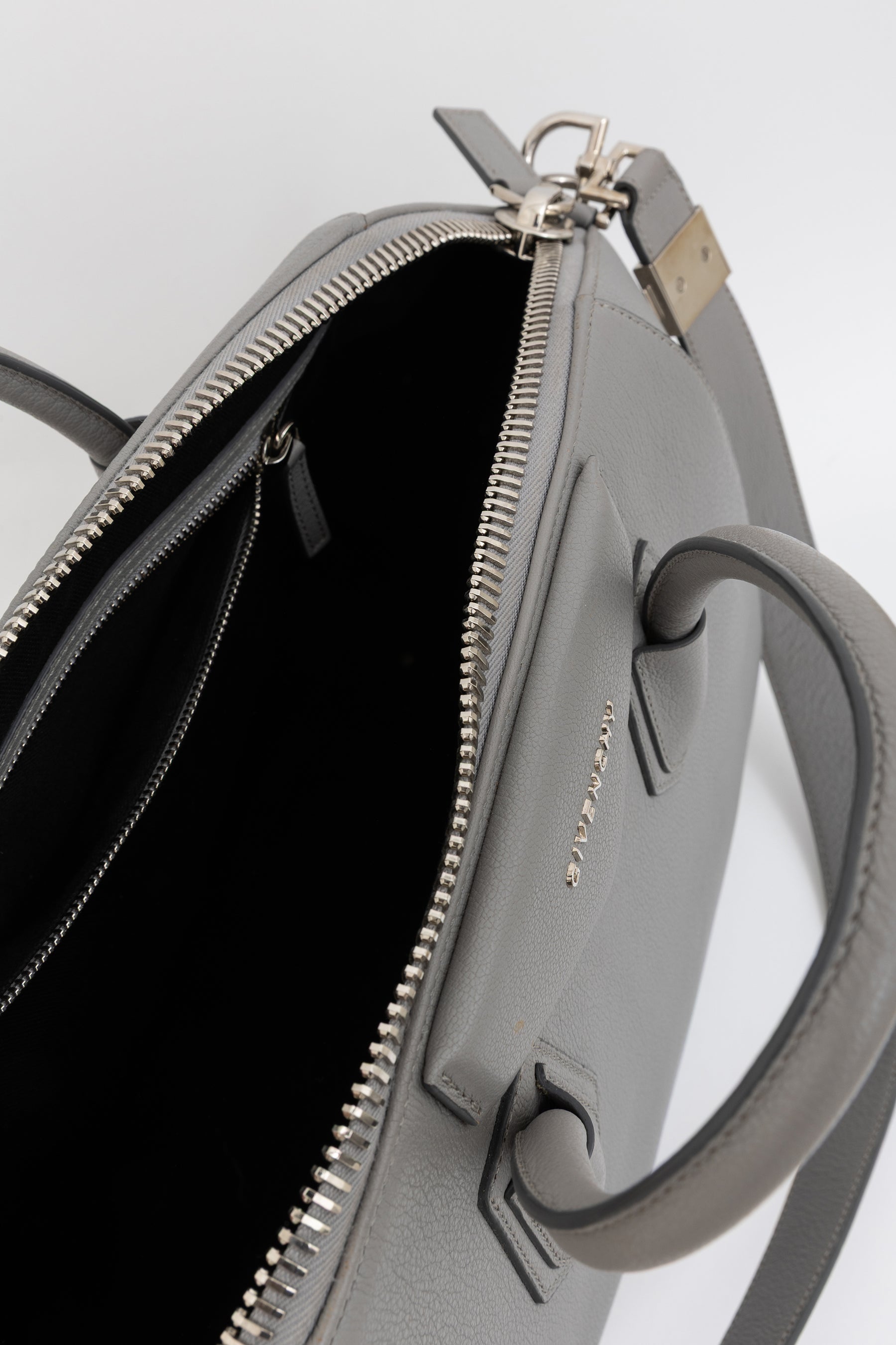 Medium Antigona Tote