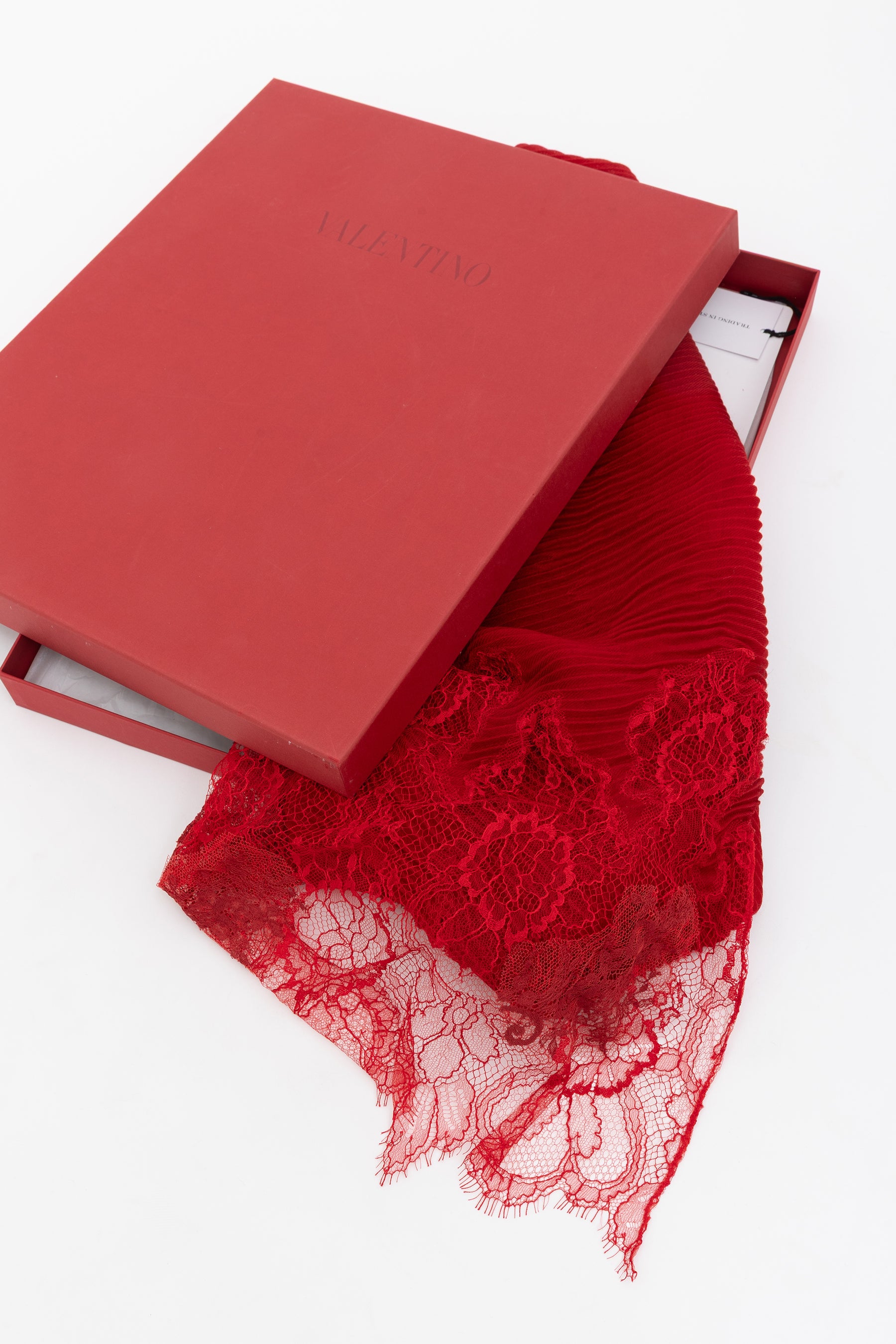 Pleated Lace Trim Scarf