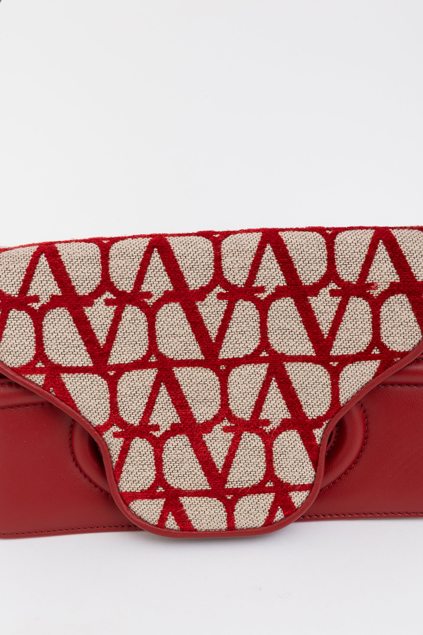 Small La Petite Deuxième Shoulder Bag in Toile Iconographe