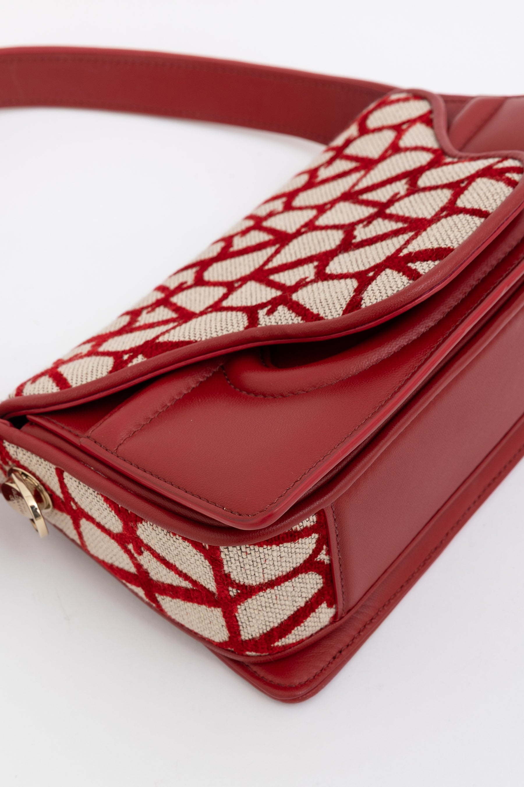 Small La Petite Deuxième Shoulder Bag in Toile Iconographe