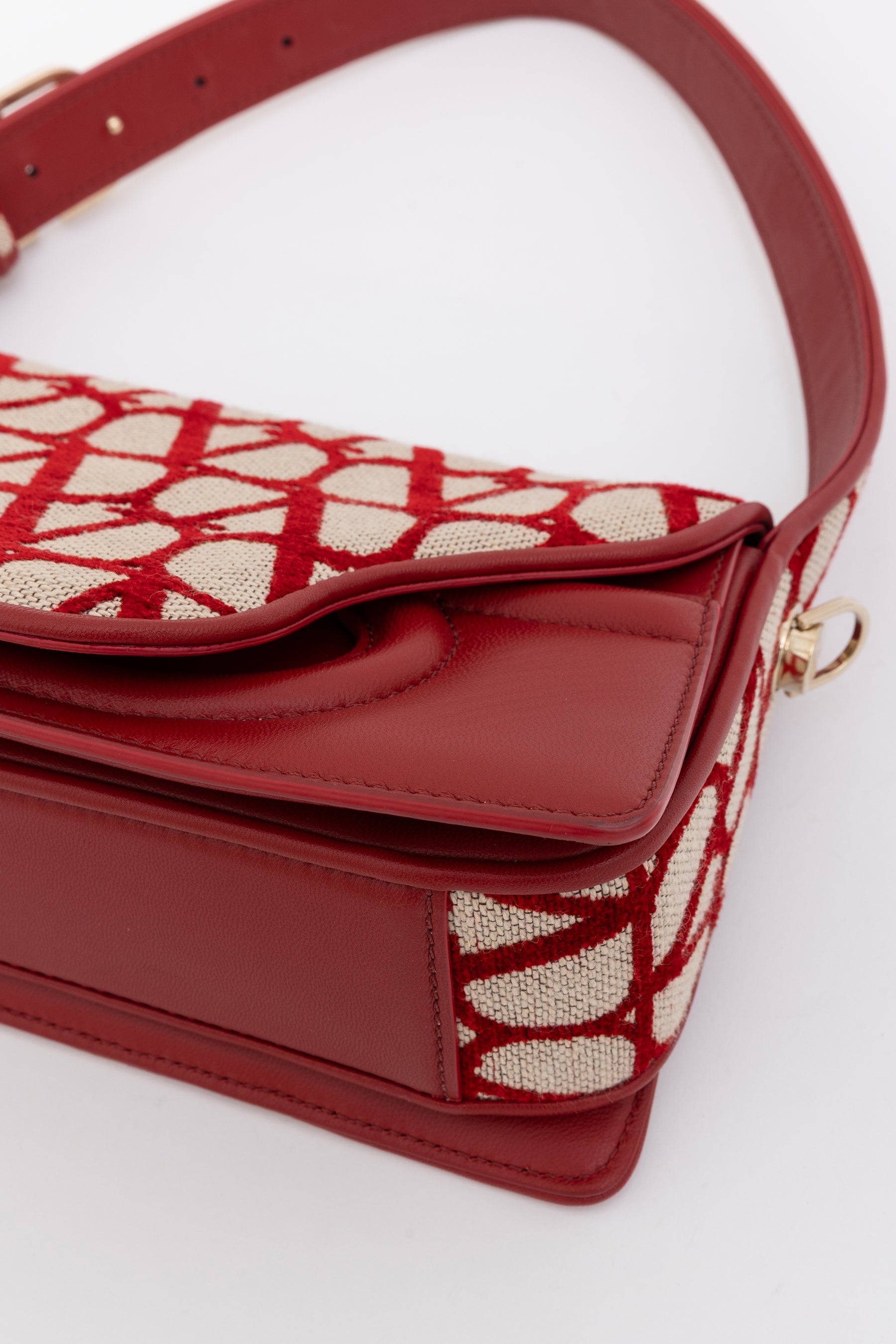 Small La Petite Deuxième Shoulder Bag in Toile Iconographe