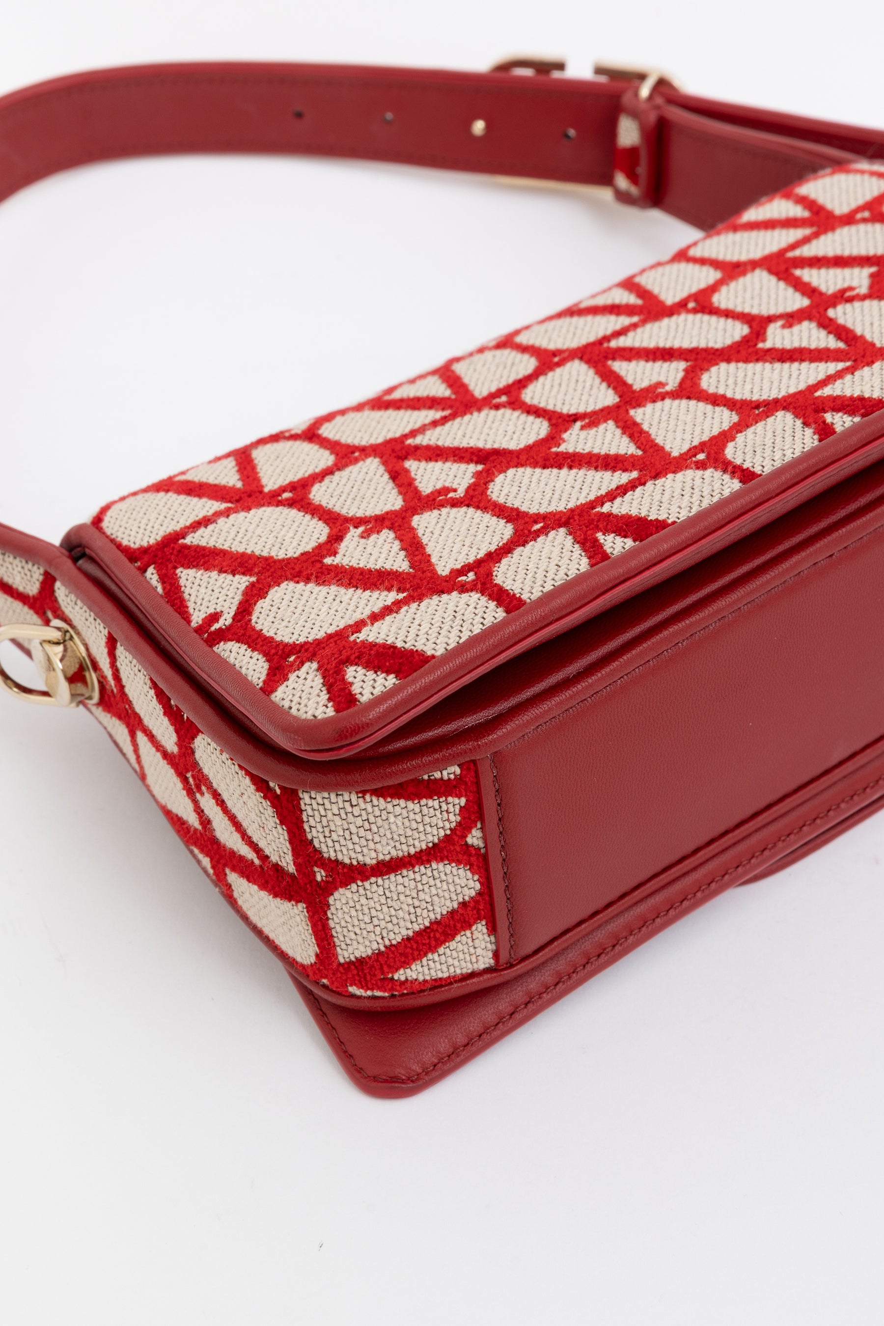 Small La Petite Deuxième Shoulder Bag in Toile Iconographe