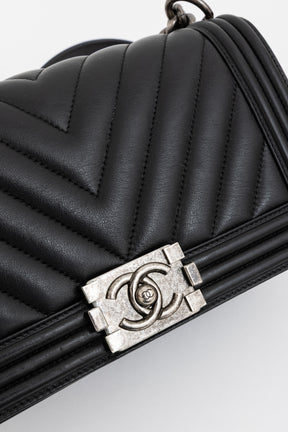 Chevron Quilted Medium Boy Bag