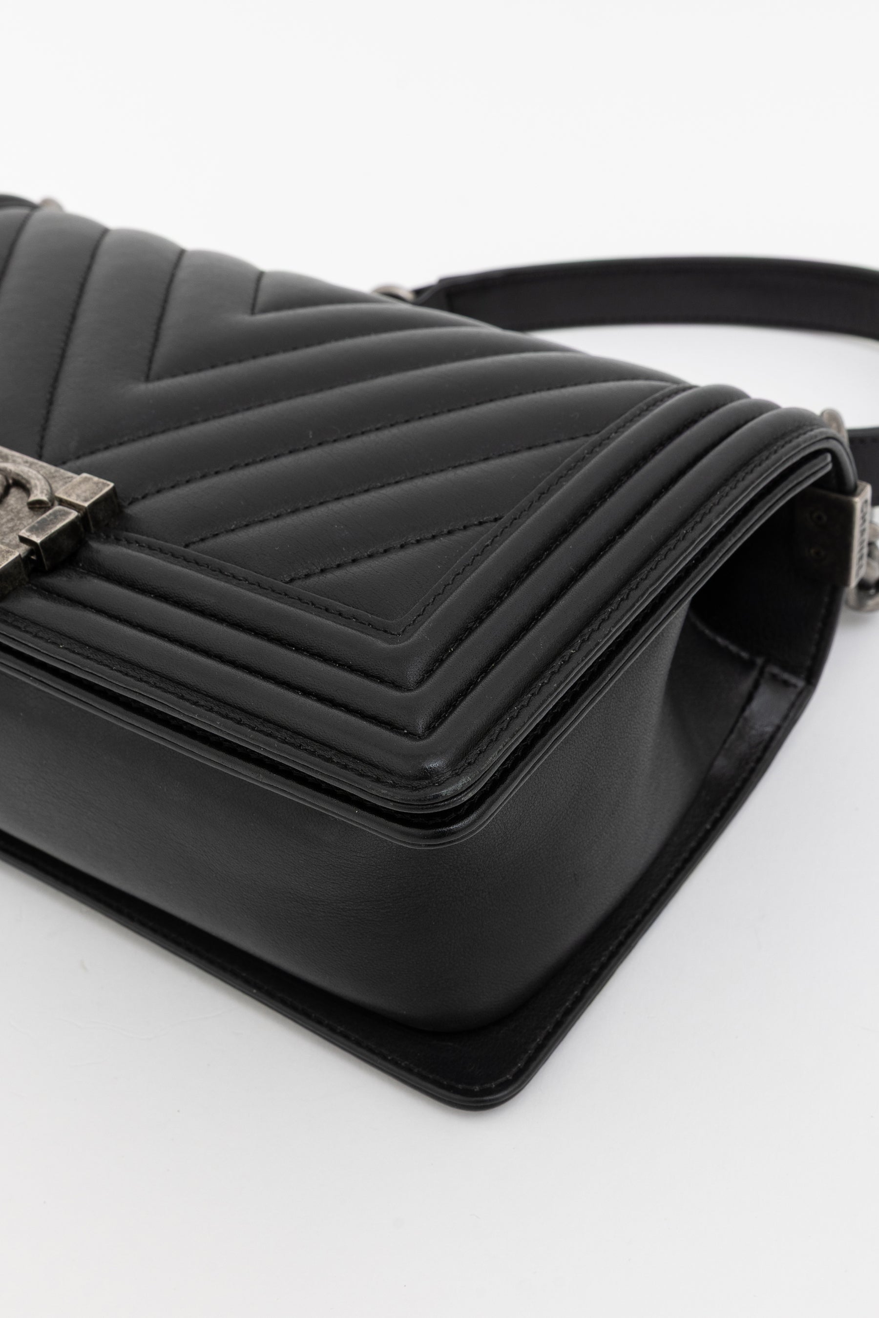 Chevron Quilted Medium Boy Bag