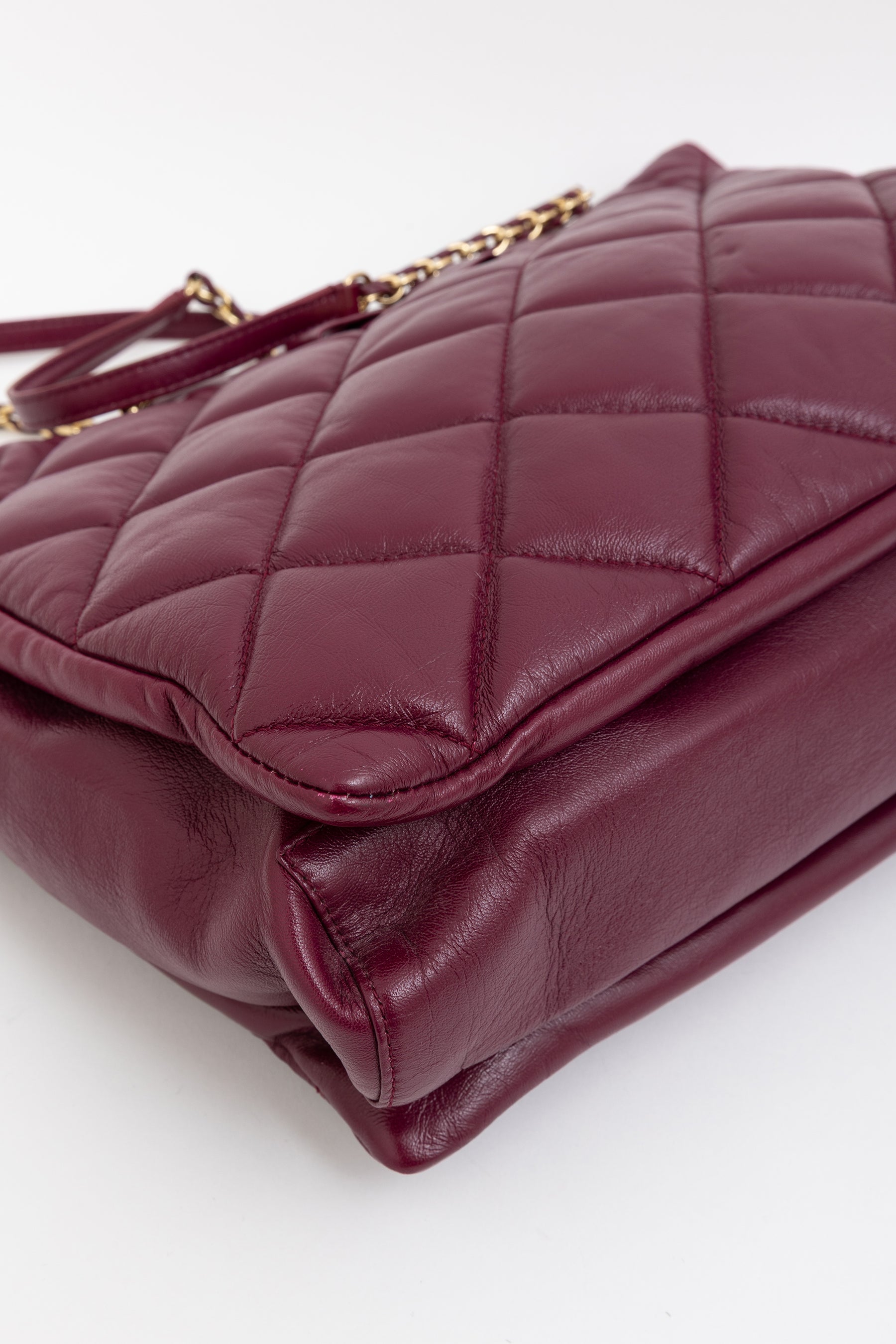 Vara Ribbon Chain Tote Bag