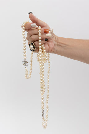 Faux Pearl Sautoir Logo Necklace