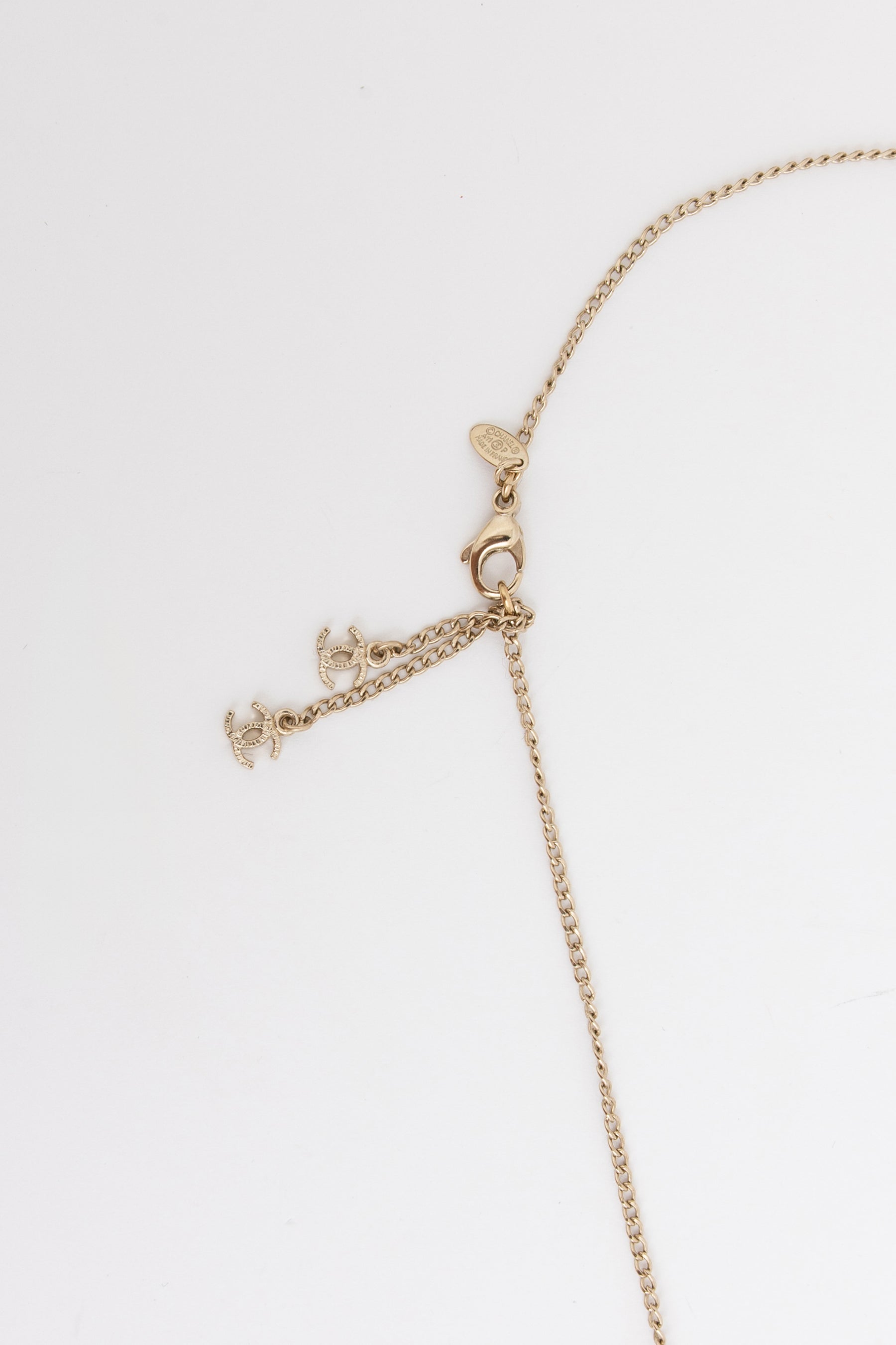 Vintage Logo Leaf Pendant Necklace