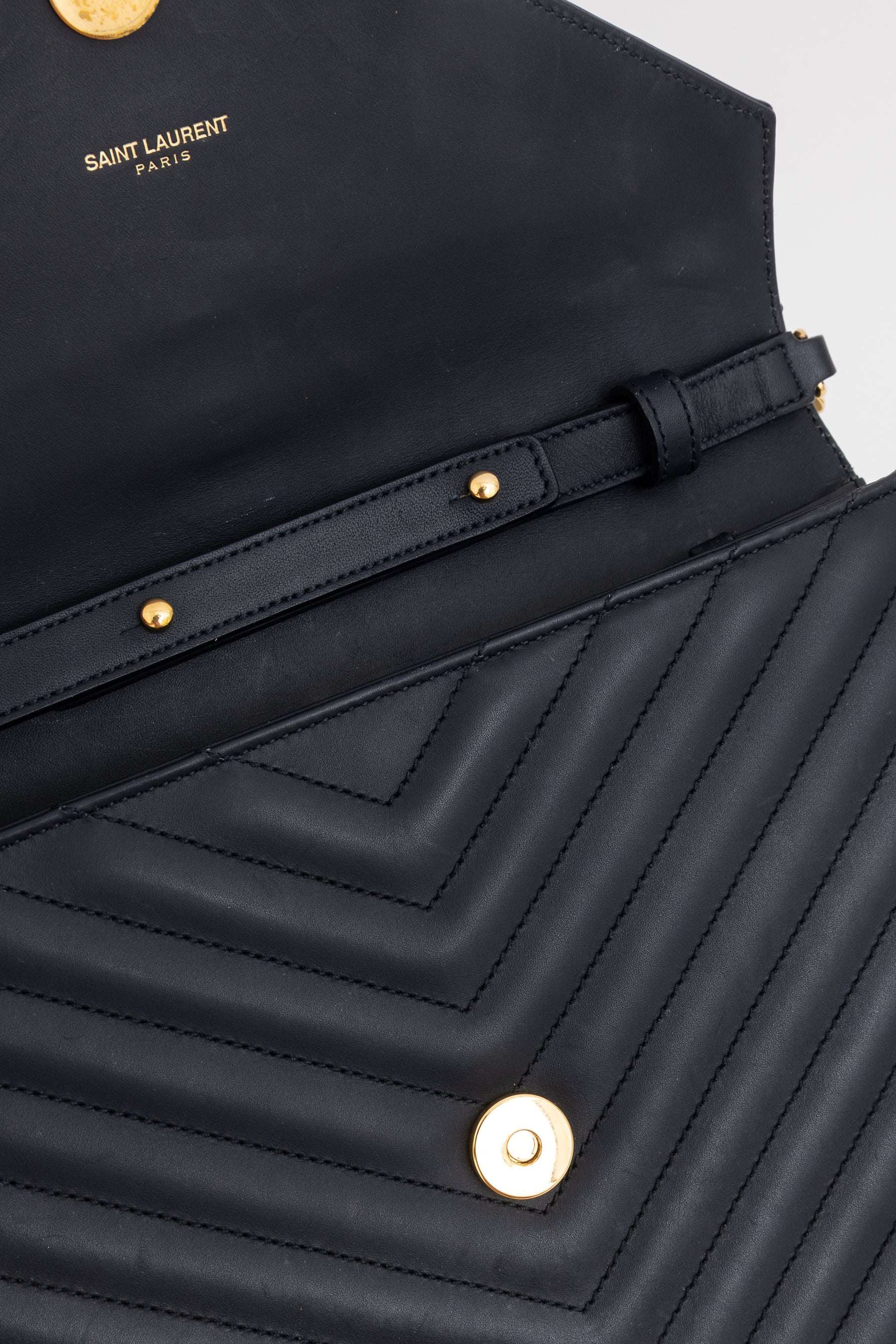 Medium Envelope Shoulder Bag