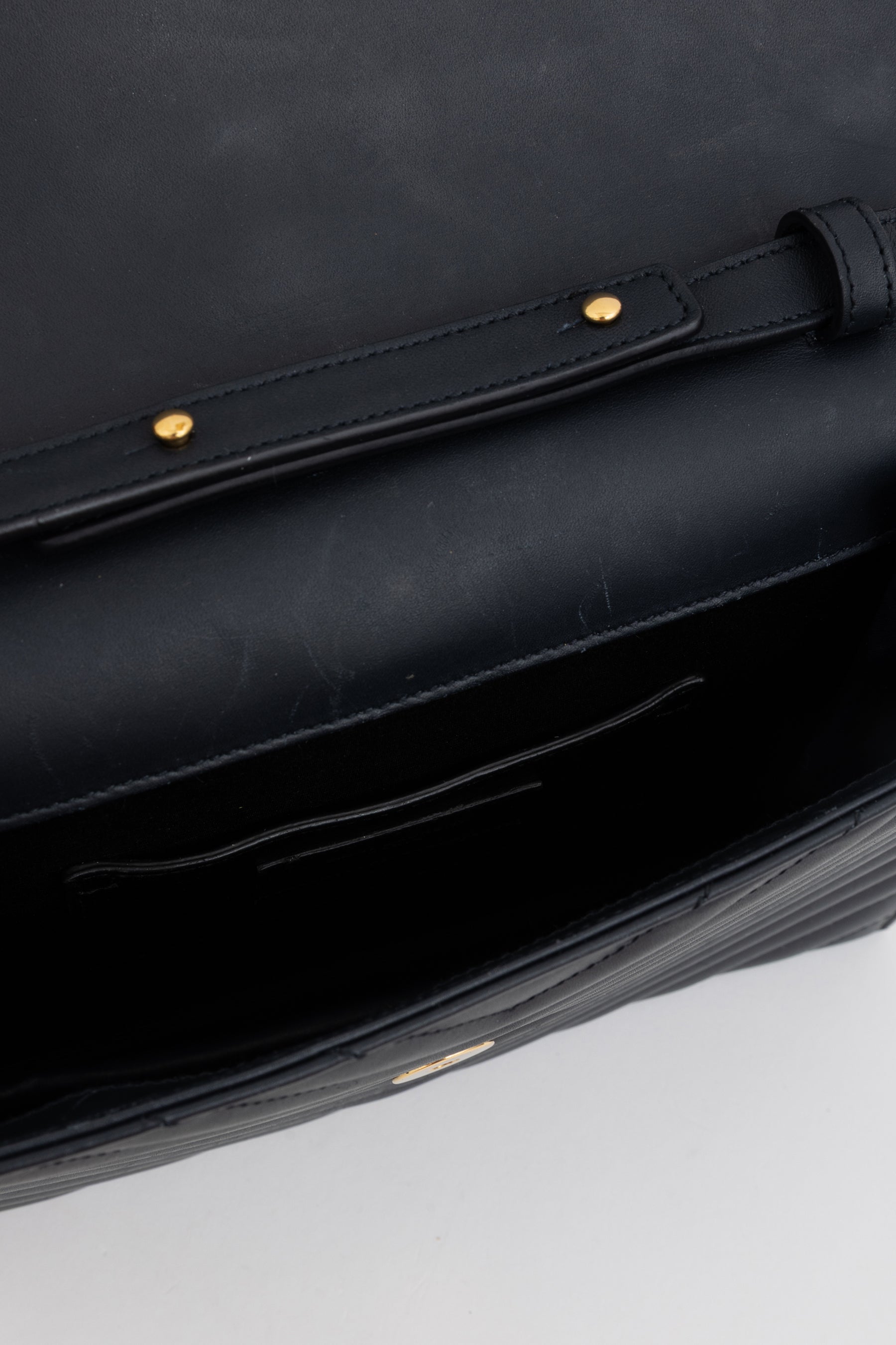 Medium Envelope Shoulder Bag