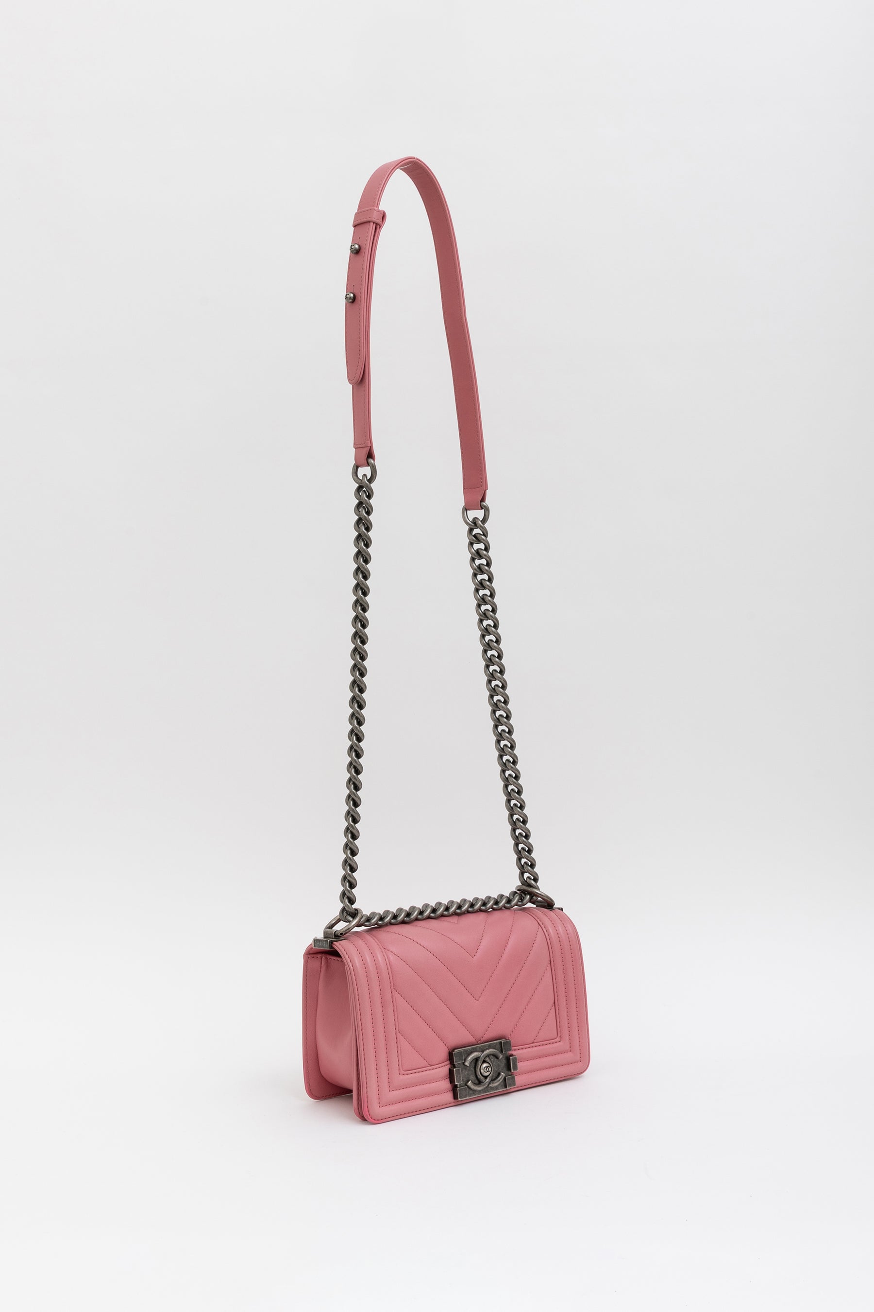 Chevron V-Stitch Small Boy Bag